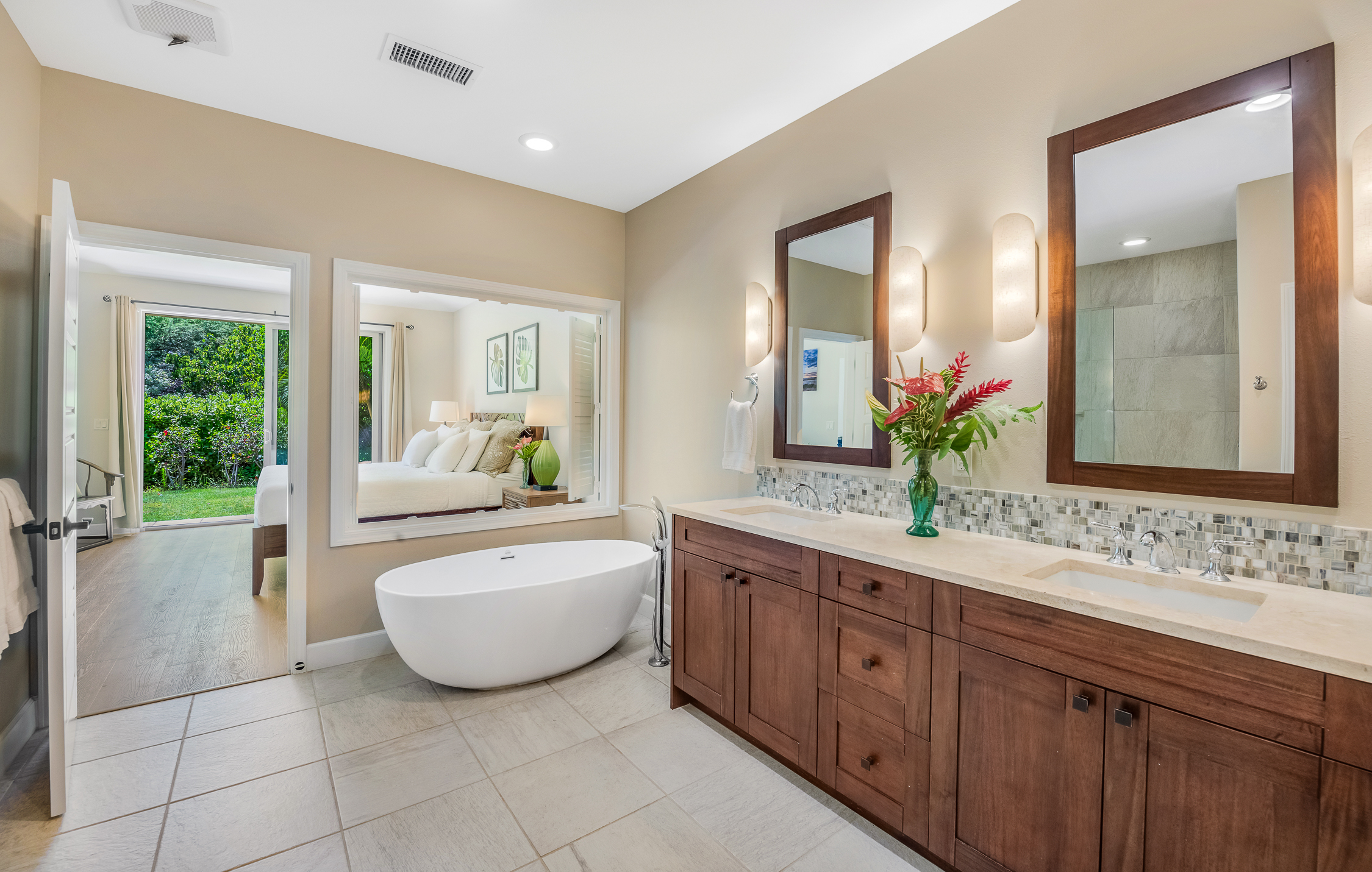 68-1122-N KANIKU DR 501591