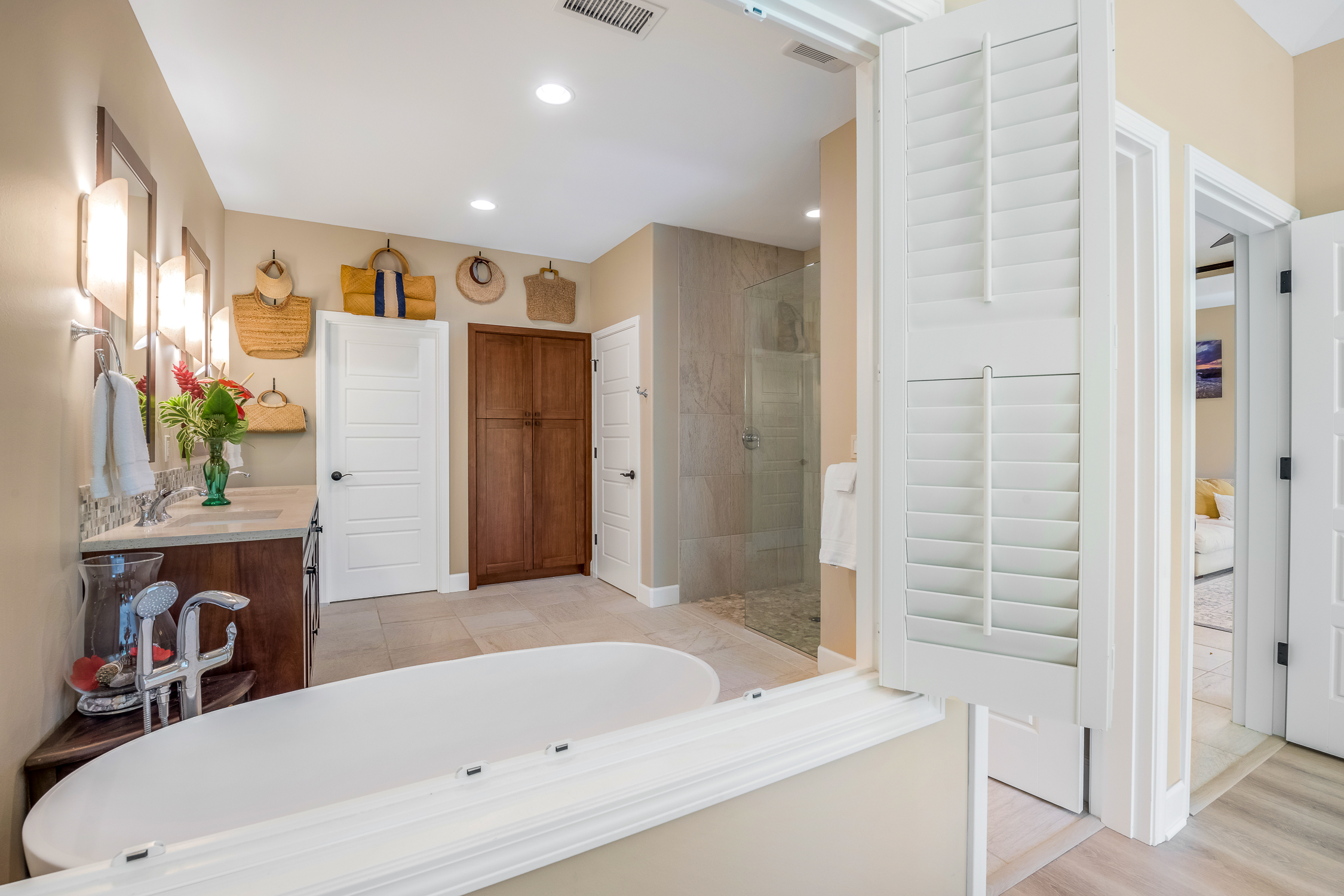 68-1122-N KANIKU DR 501591