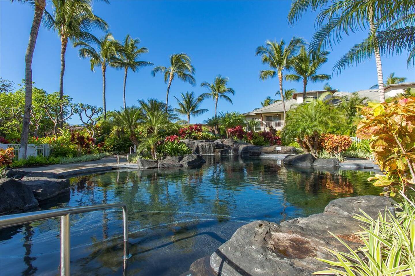 68-1376 PAUOA RD F1