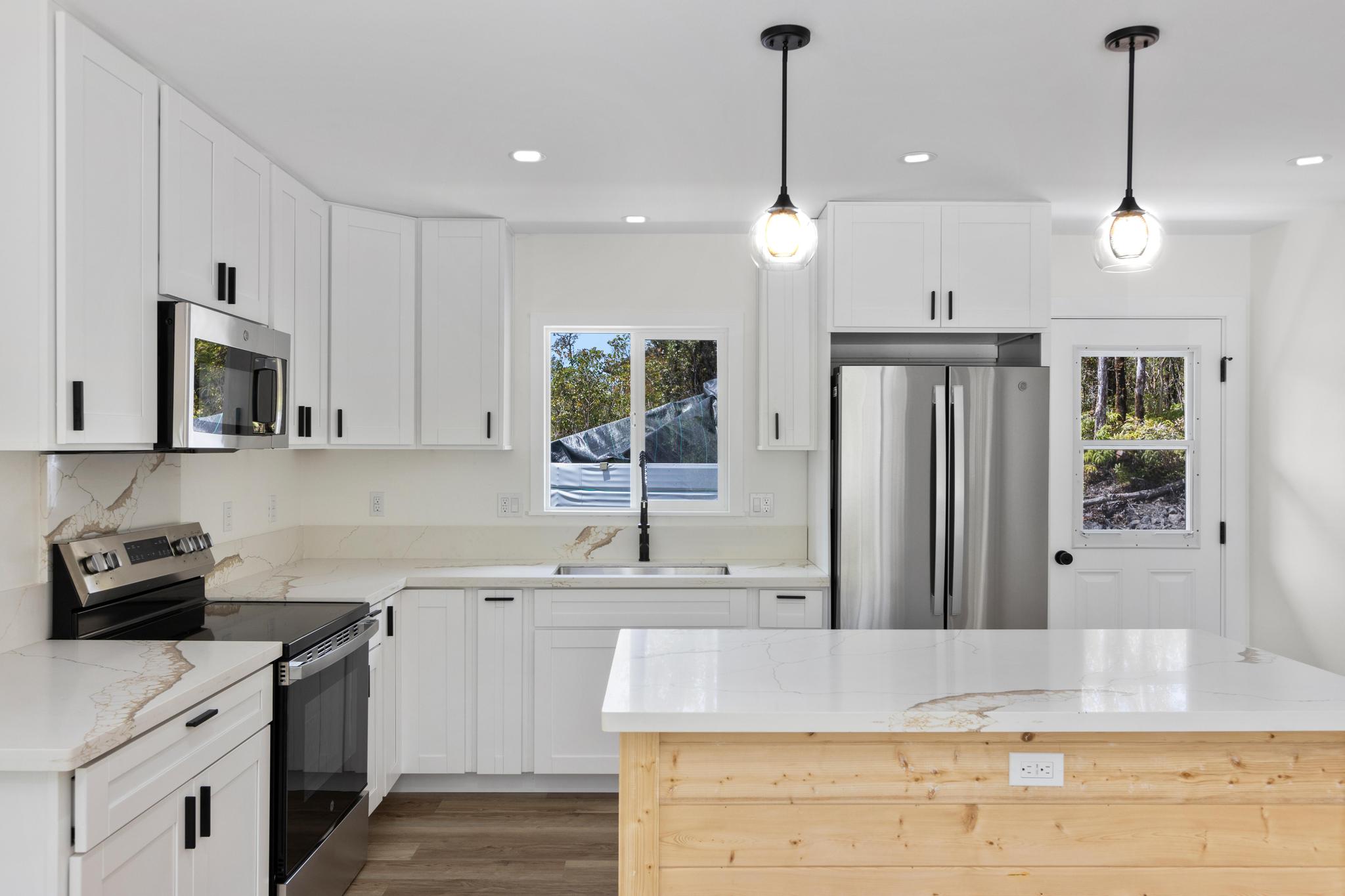 11-3105 MOKUNA ST
