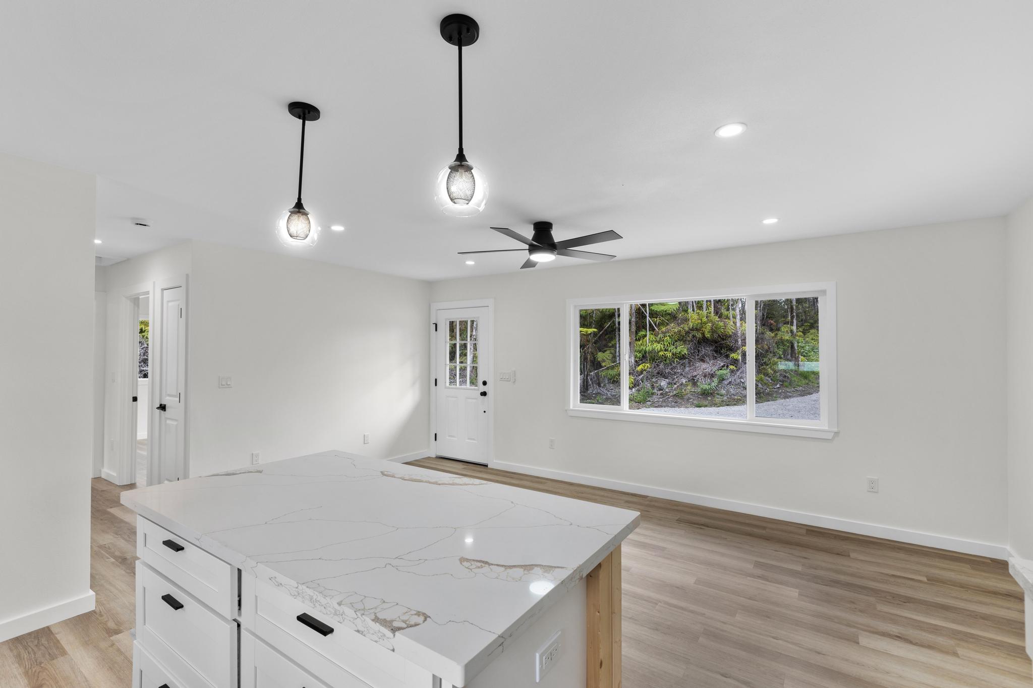 11-3105 MOKUNA ST
