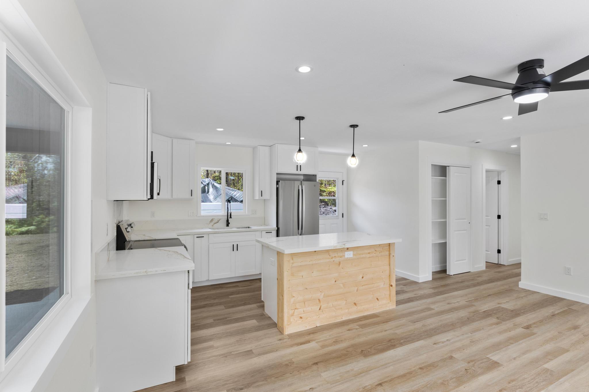 11-3105 MOKUNA ST