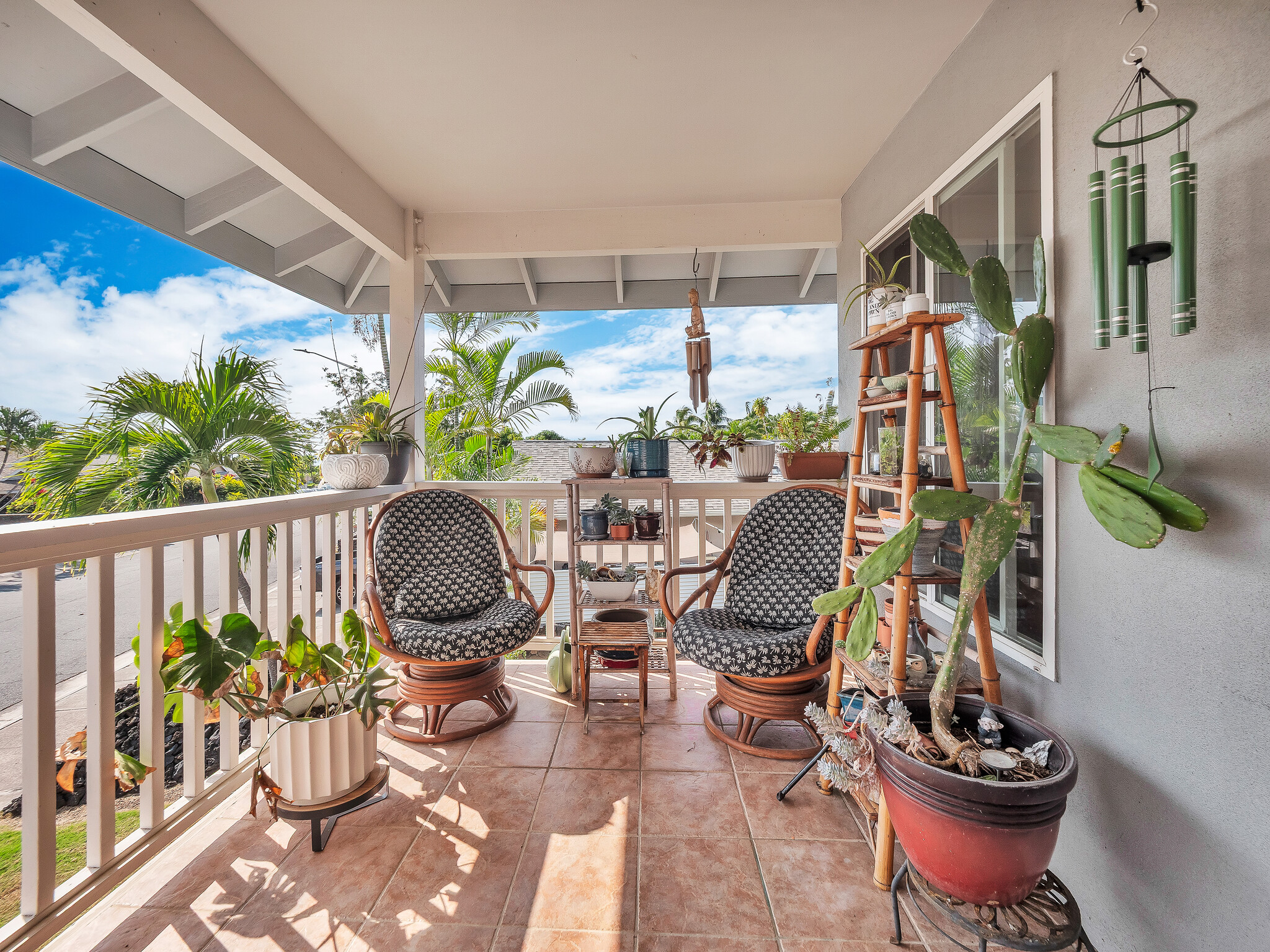 77-157 QUEEN KALAMA AVE