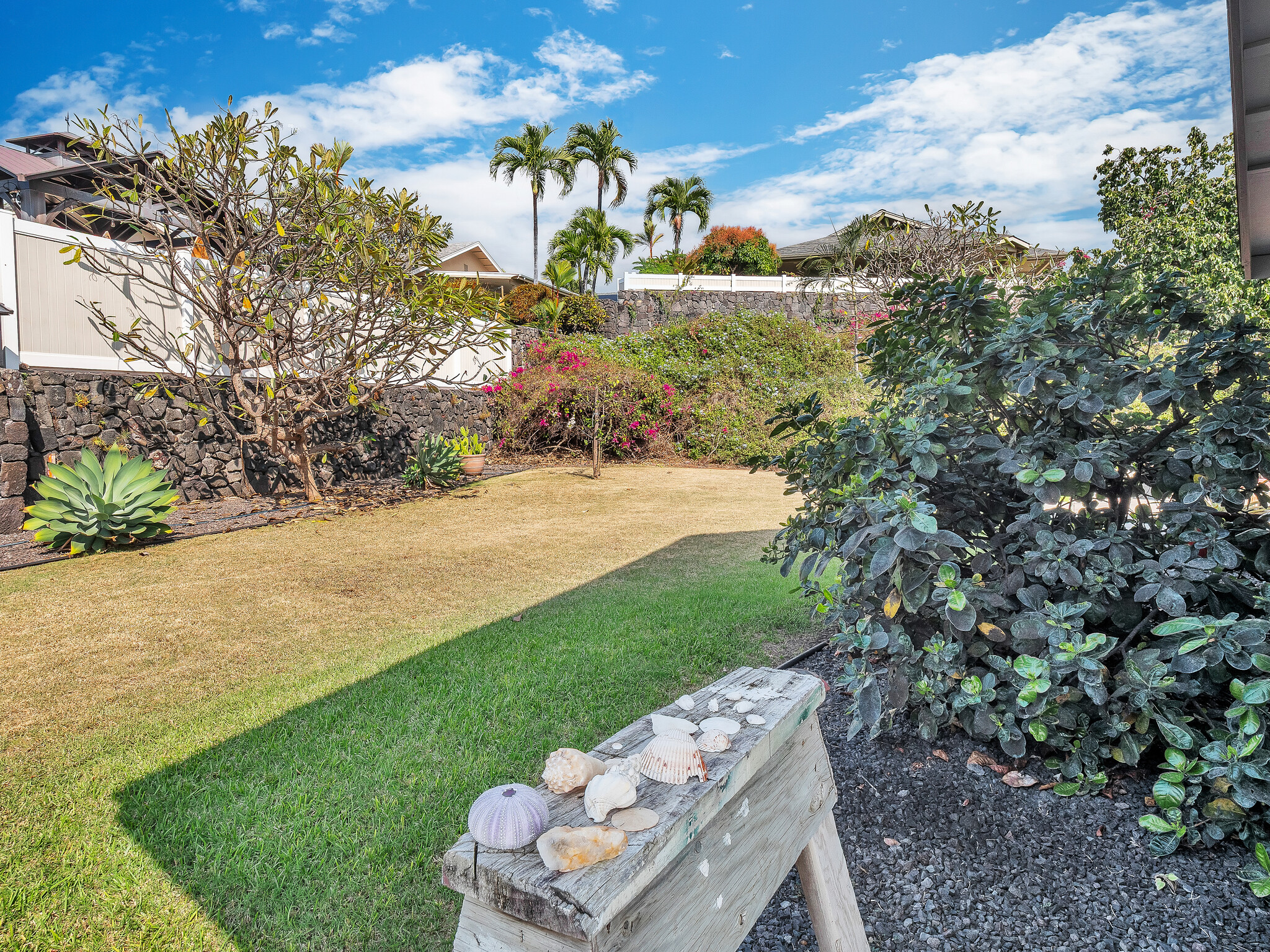 77-157 QUEEN KALAMA AVE