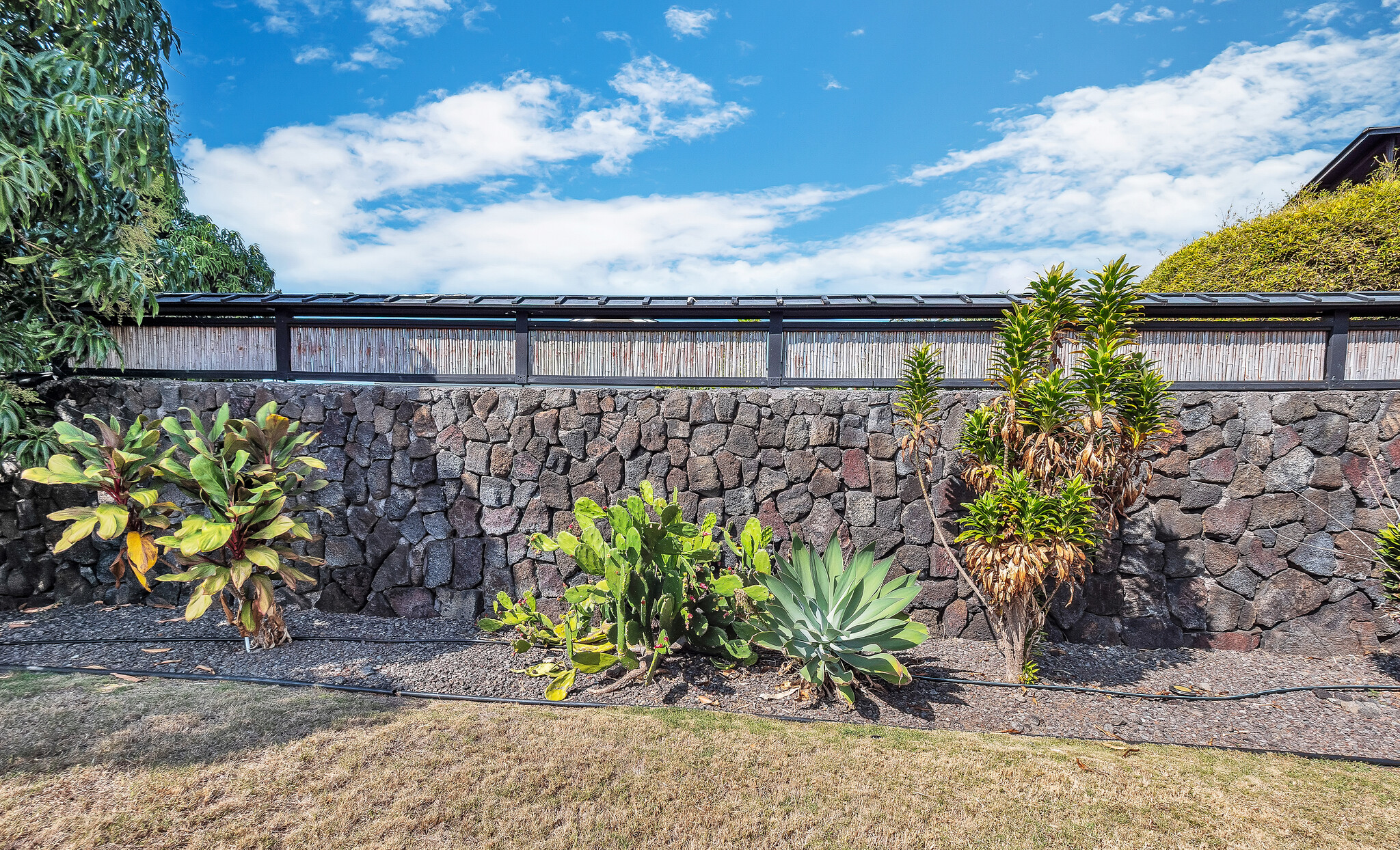 77-157 QUEEN KALAMA AVE