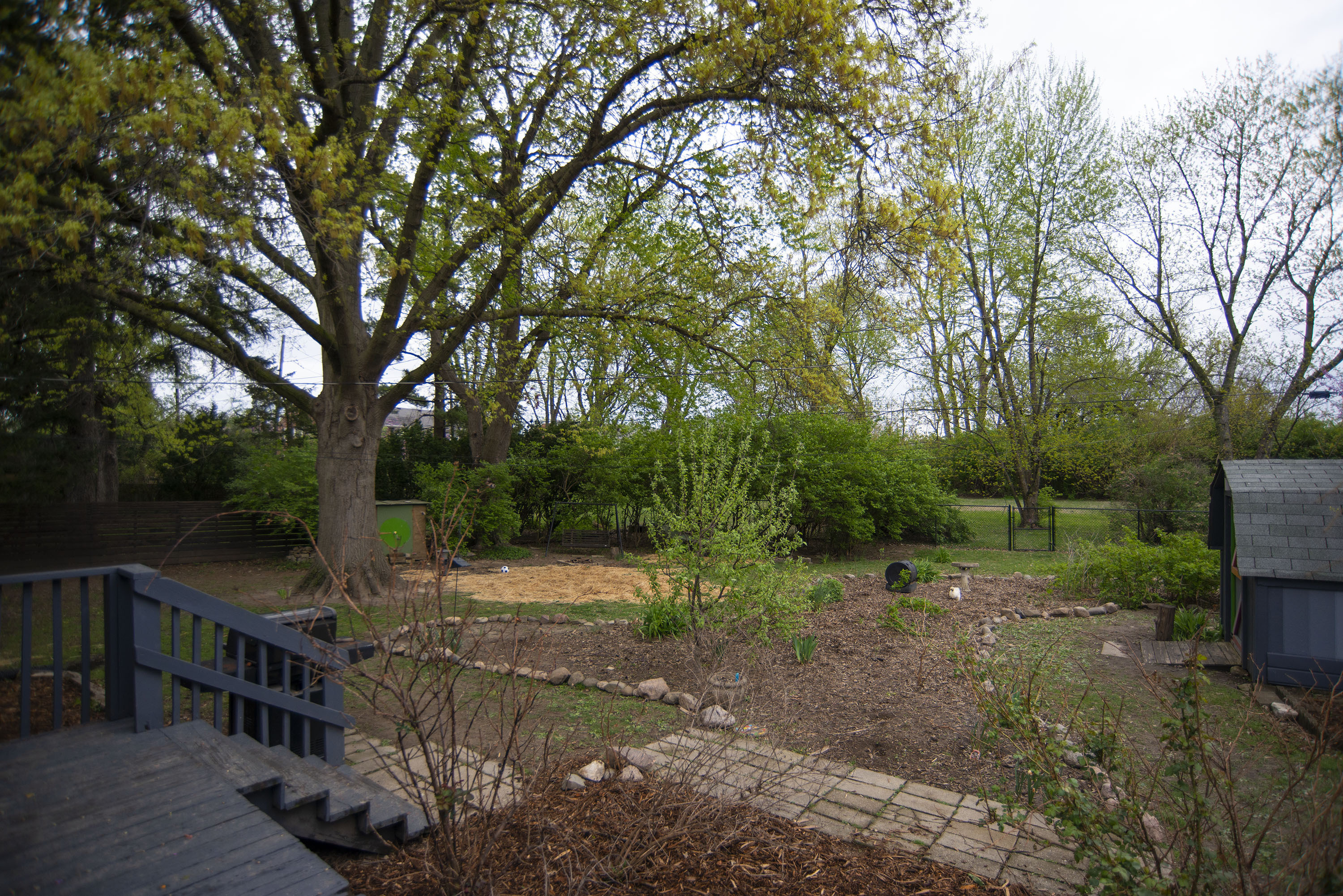 1041 N Bolton