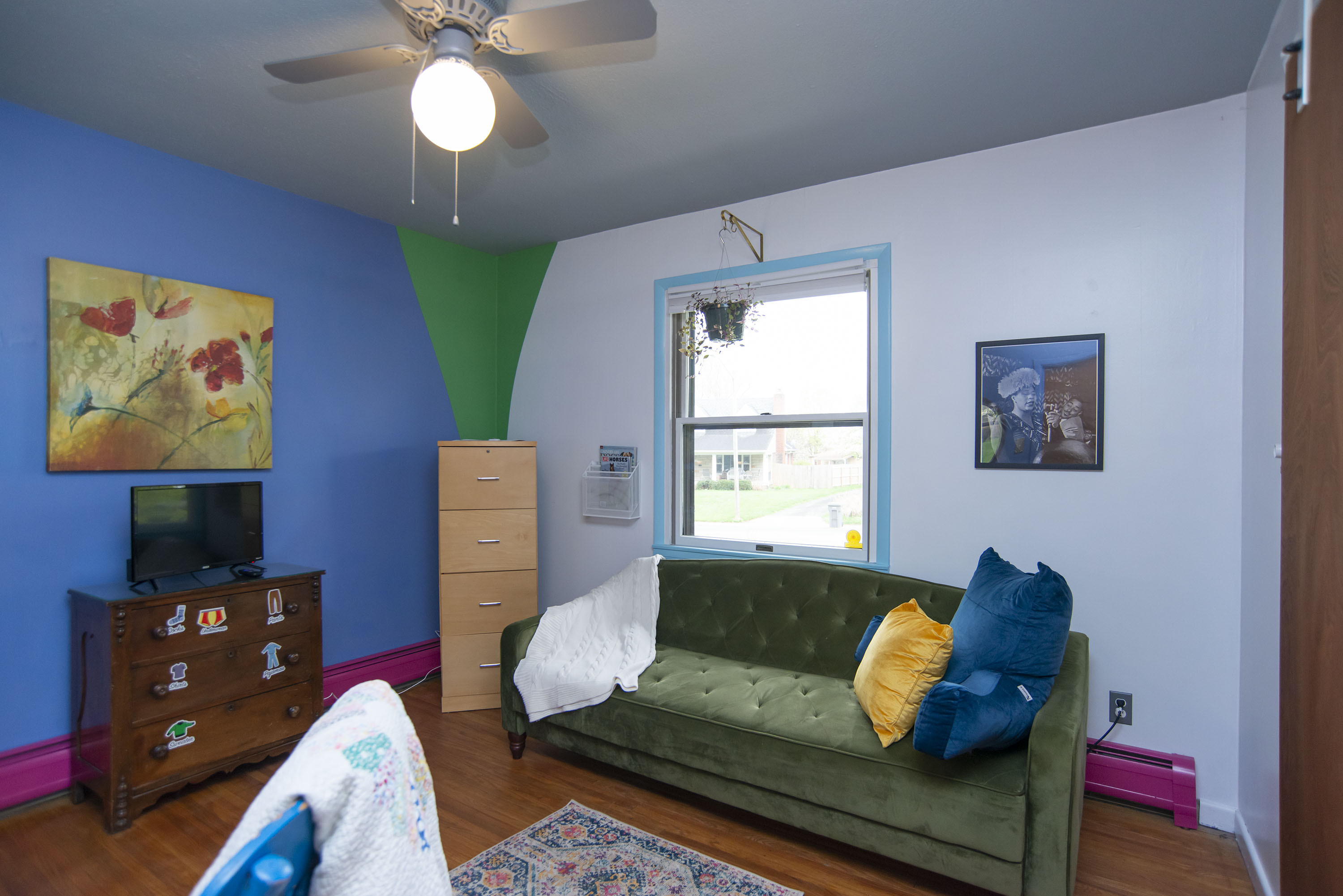 1041 N Bolton