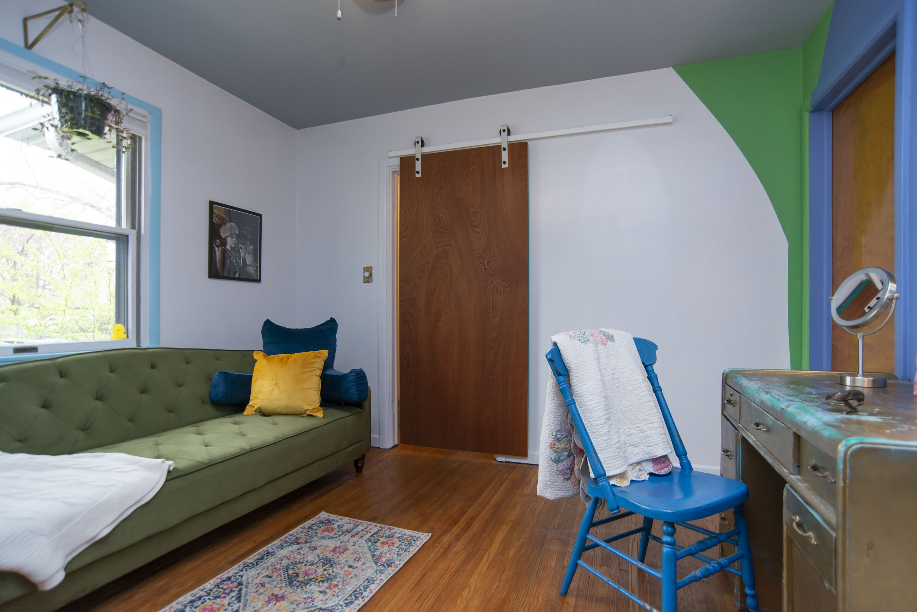 1041 N Bolton