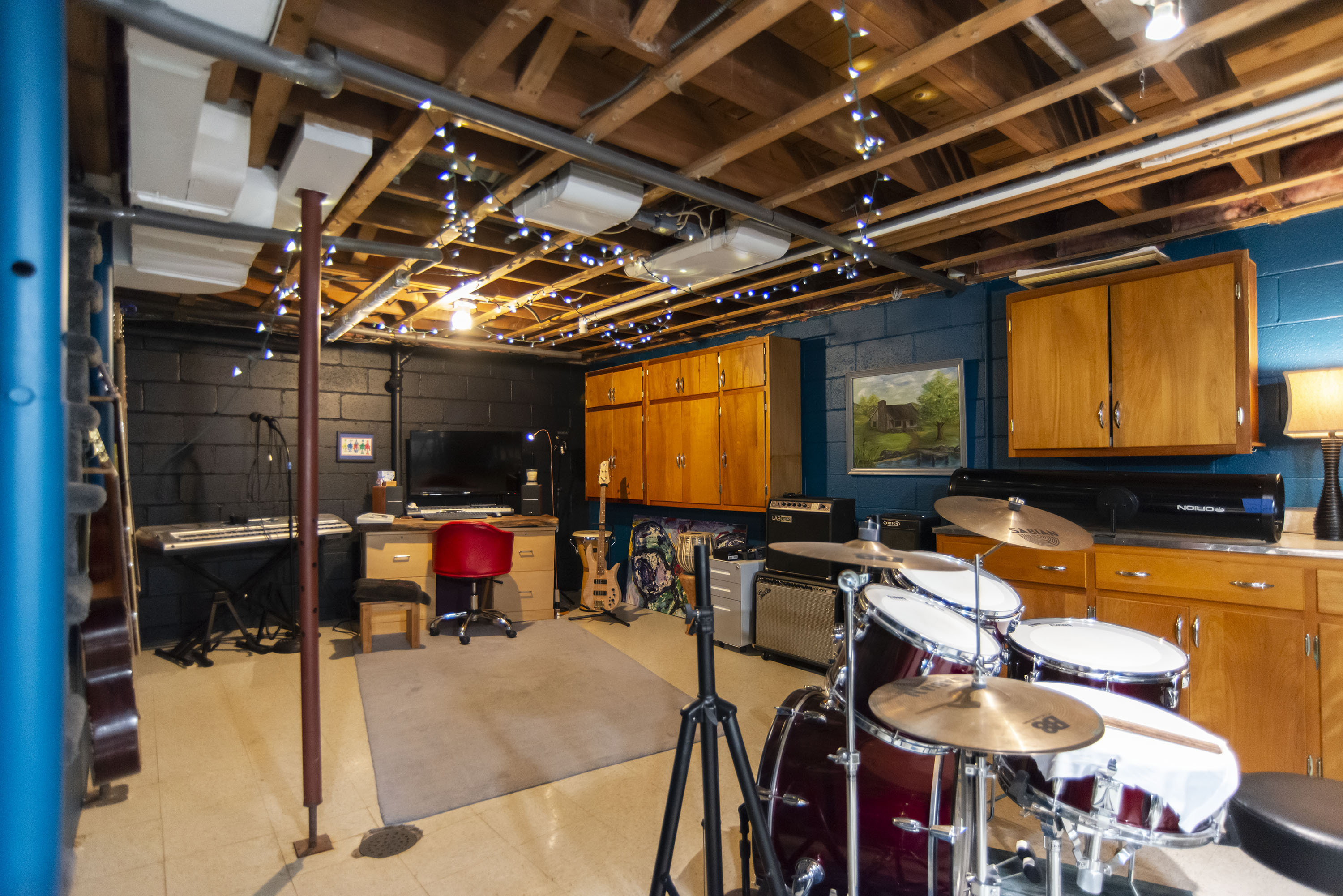 1041 N Bolton