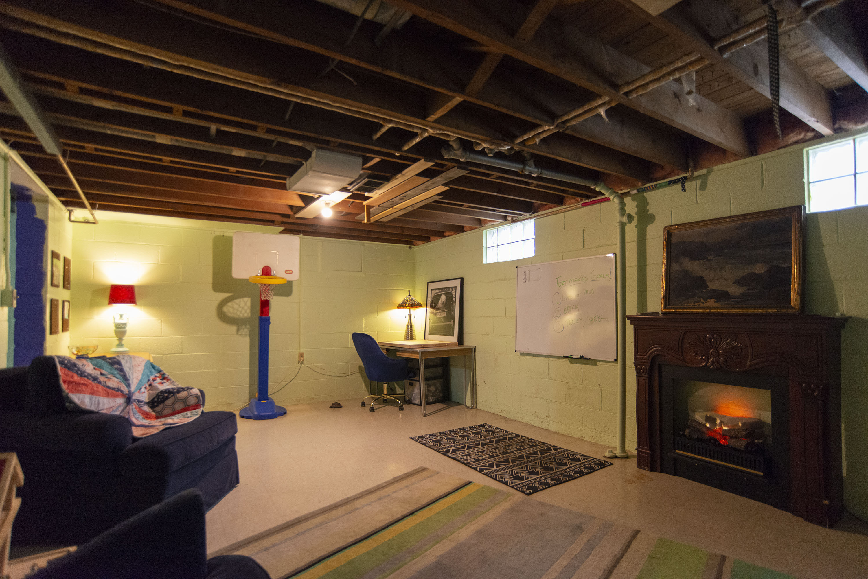 1041 N Bolton