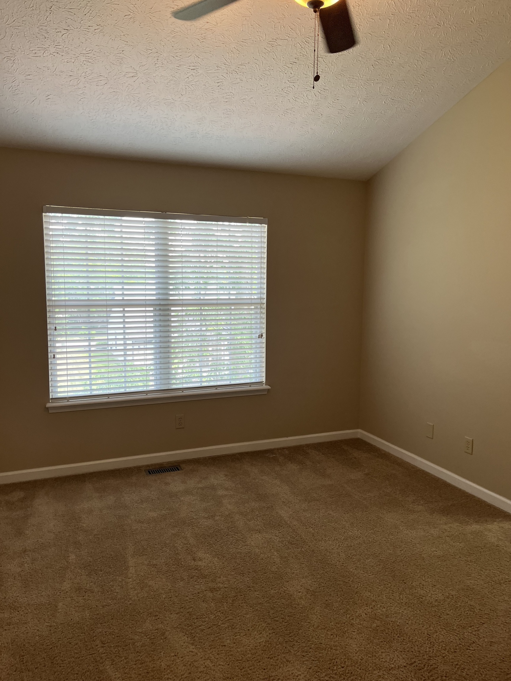 10805 Belmont Circle