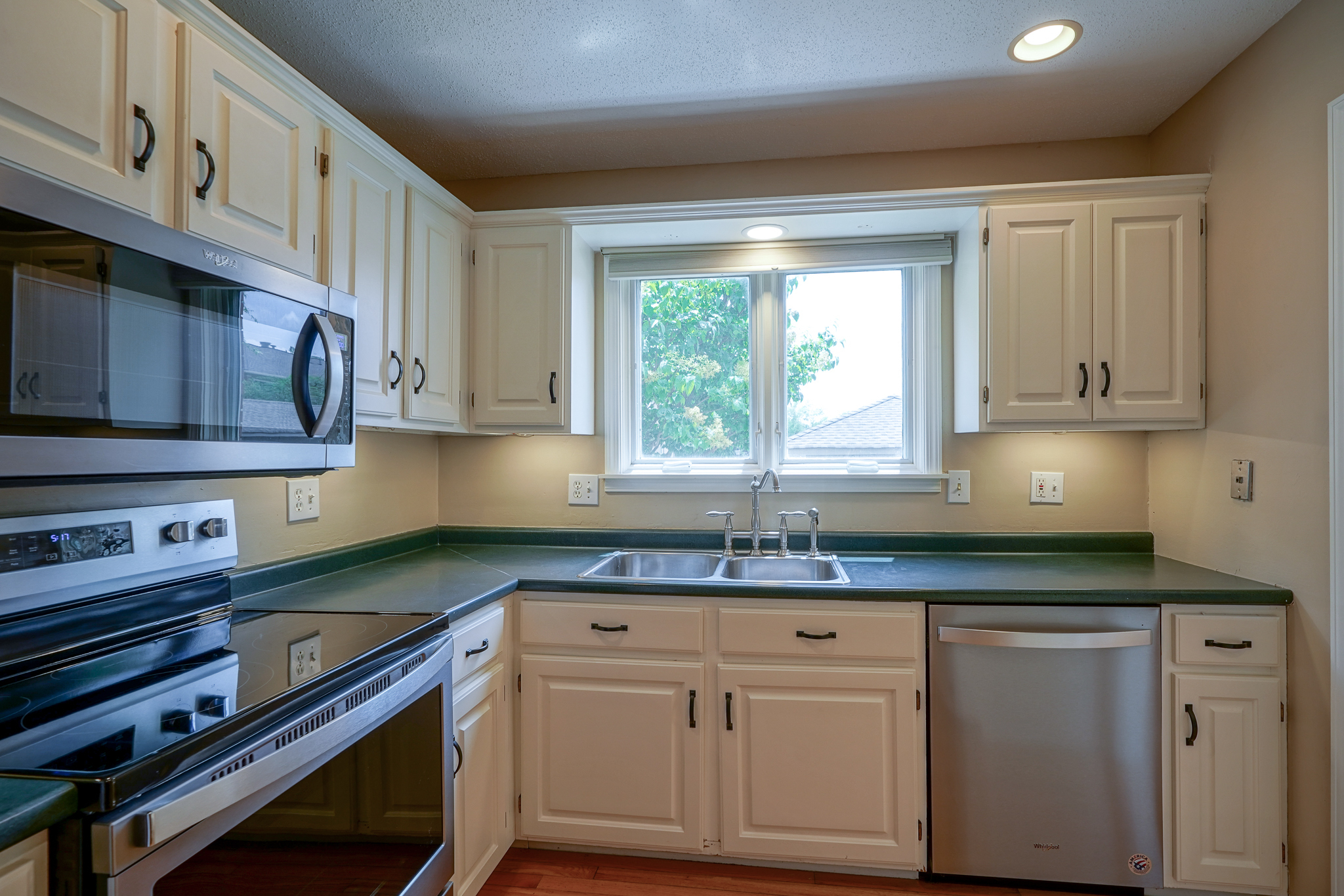 507 Hunters Drive Unit: APT B