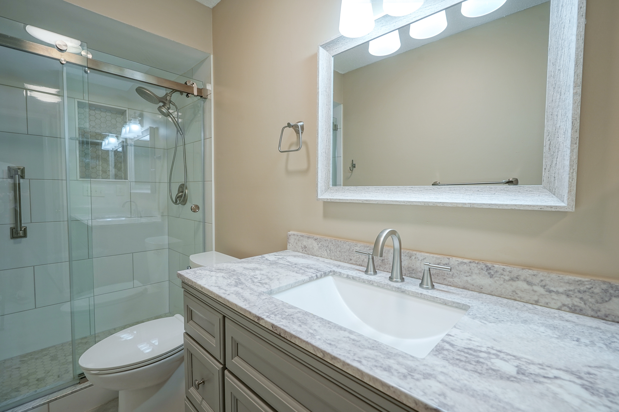 507 Hunters Drive Unit: APT B