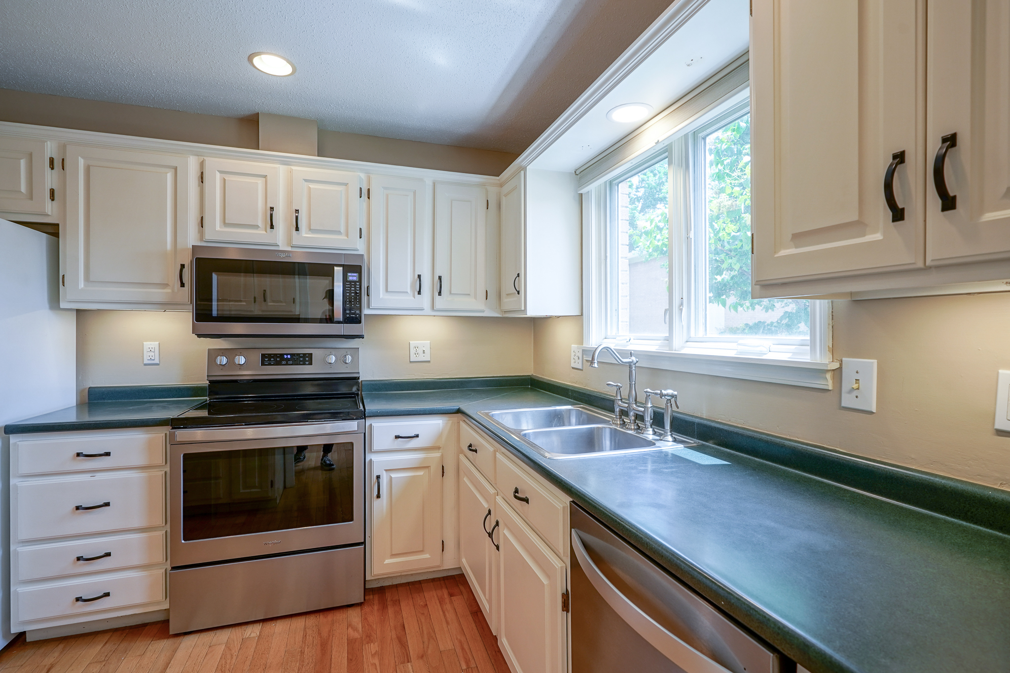 507 Hunters Drive Unit: APT B