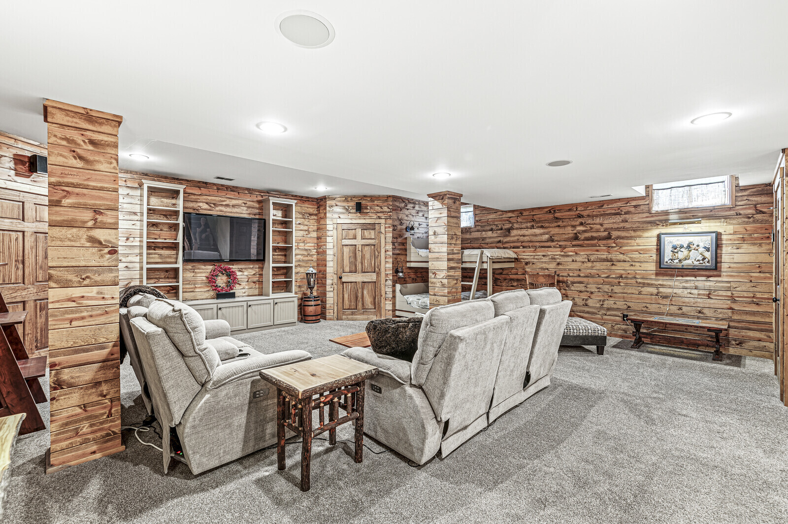 7437 Oakland Hills Court