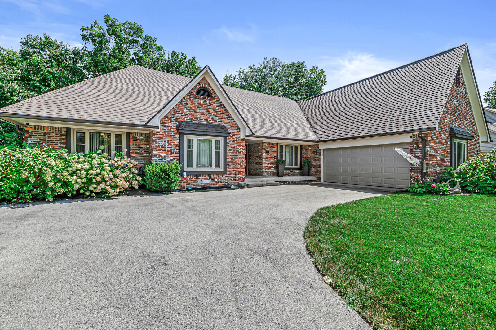 7437 Oakland Hills Court