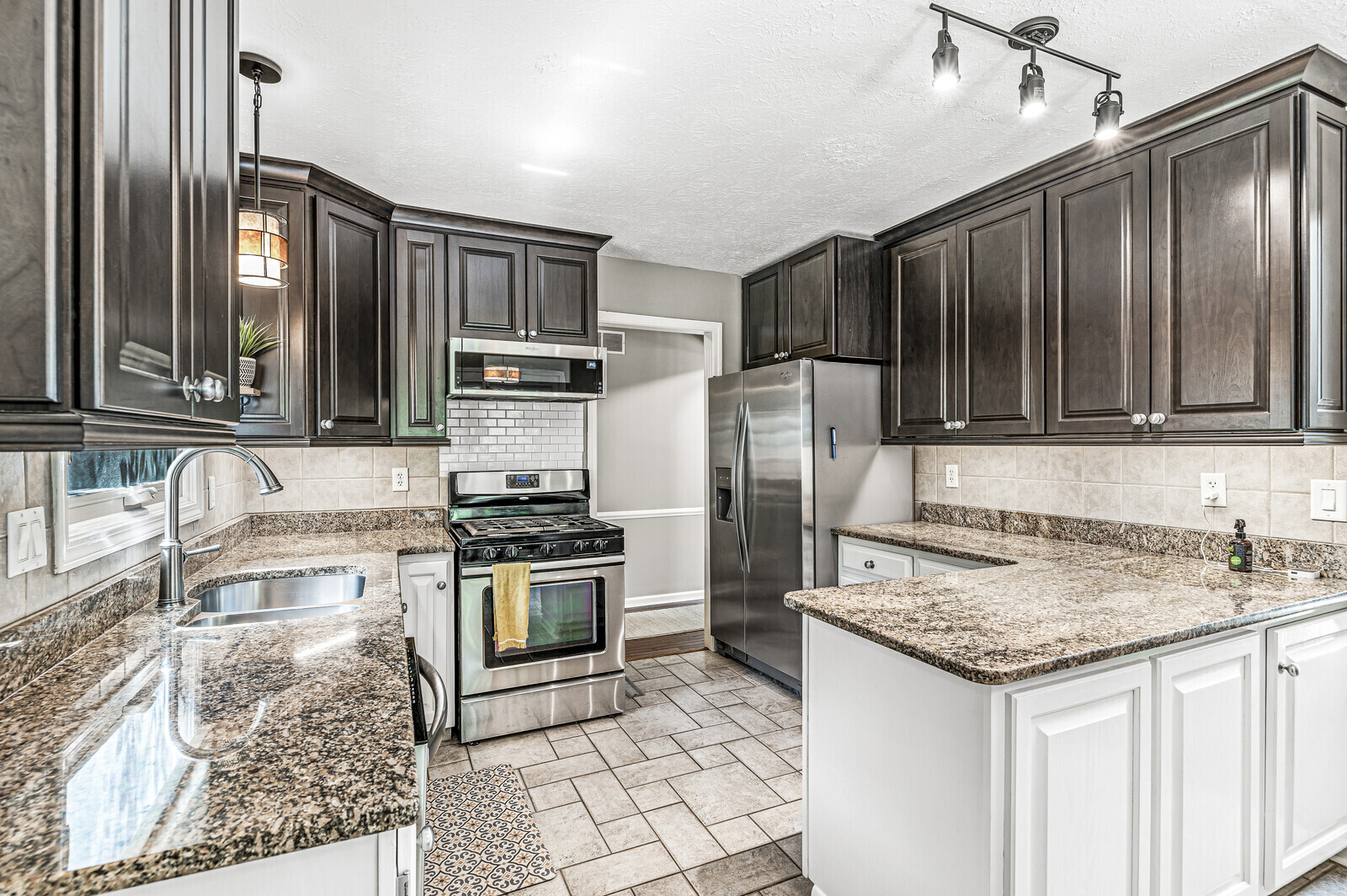 7437 Oakland Hills Court