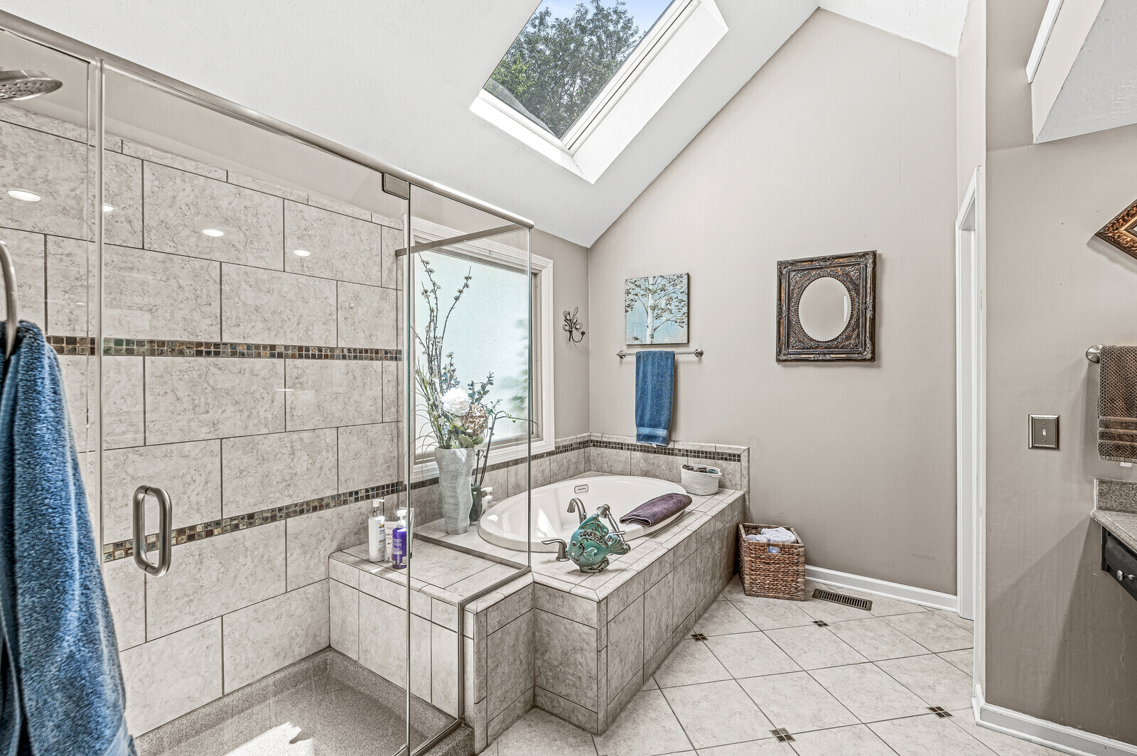 7437 Oakland Hills Court