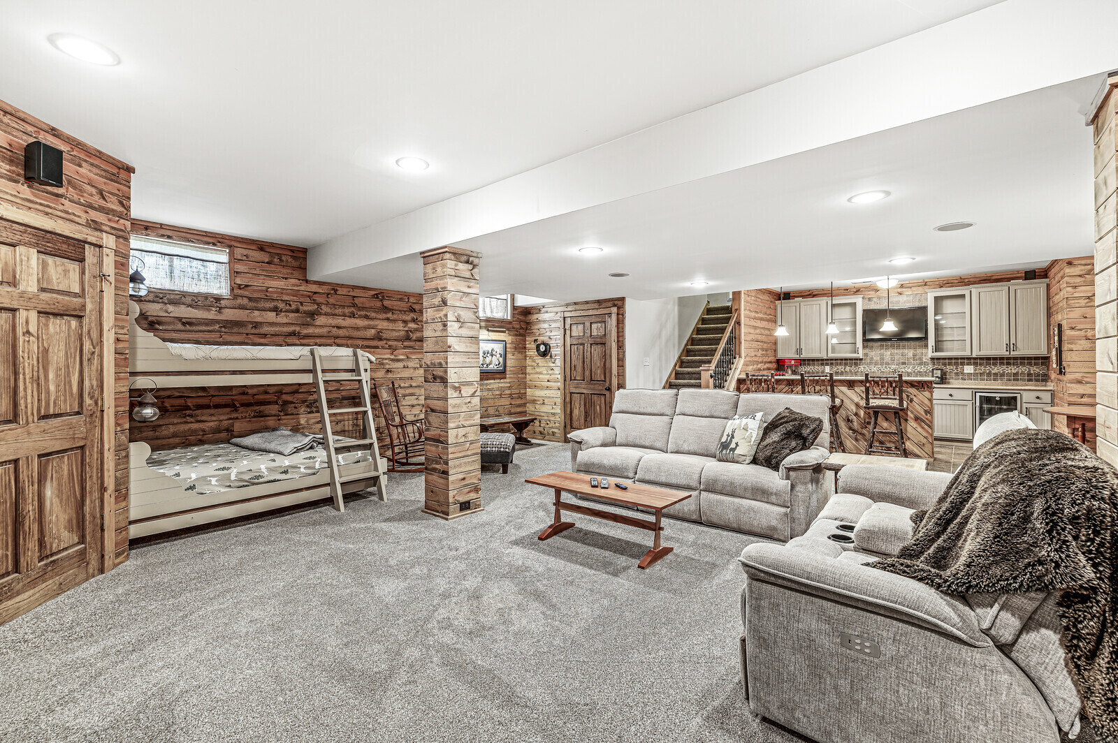 7437 Oakland Hills Court