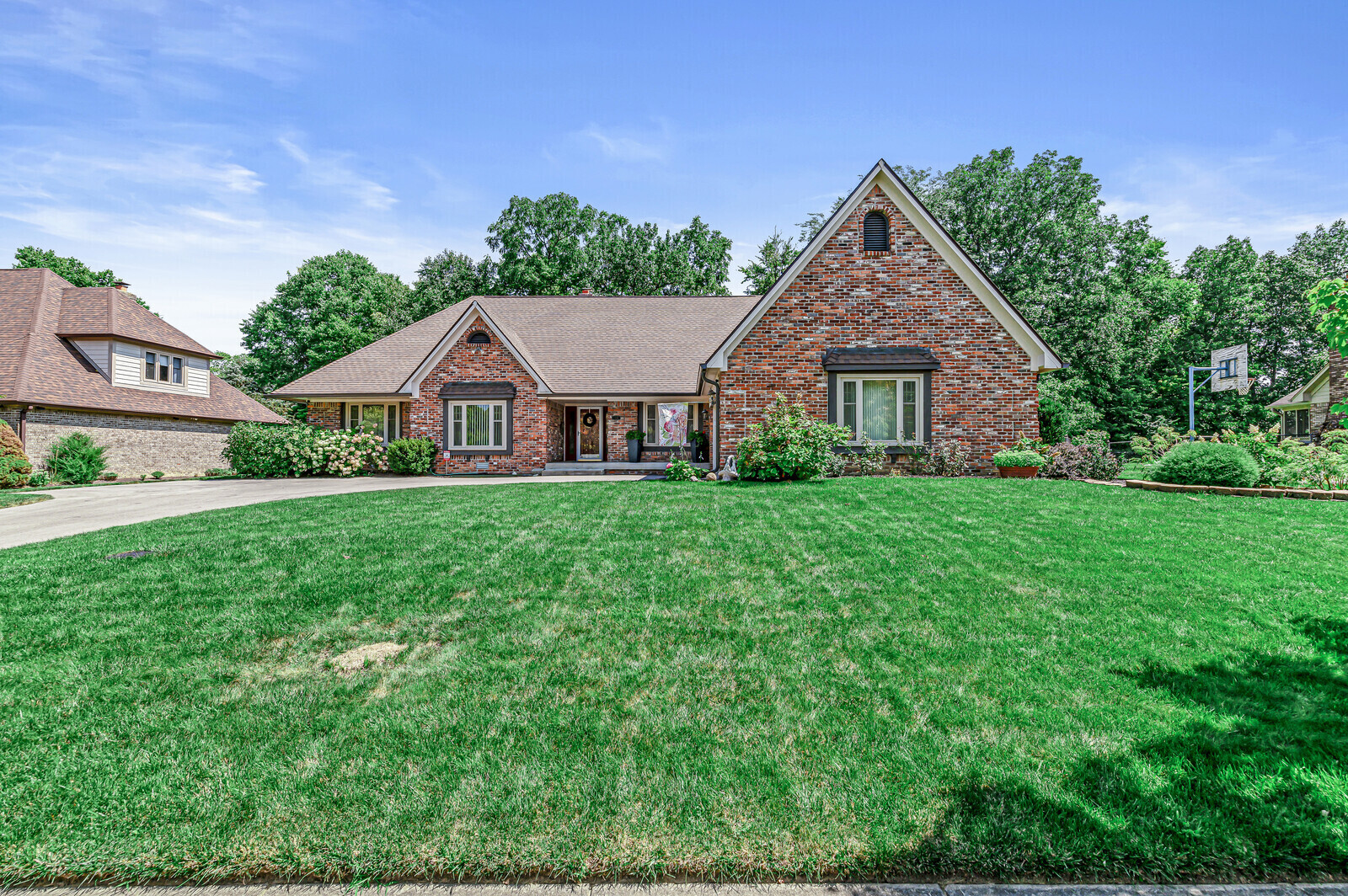 7437 Oakland Hills Court