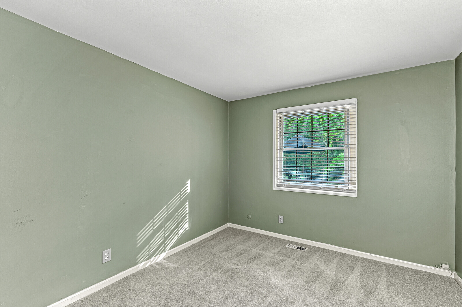 5206 E 76th Street Court