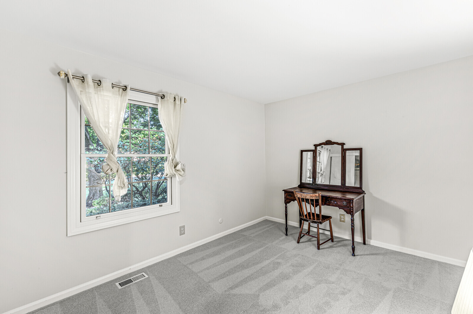 5206 E 76th Street Court