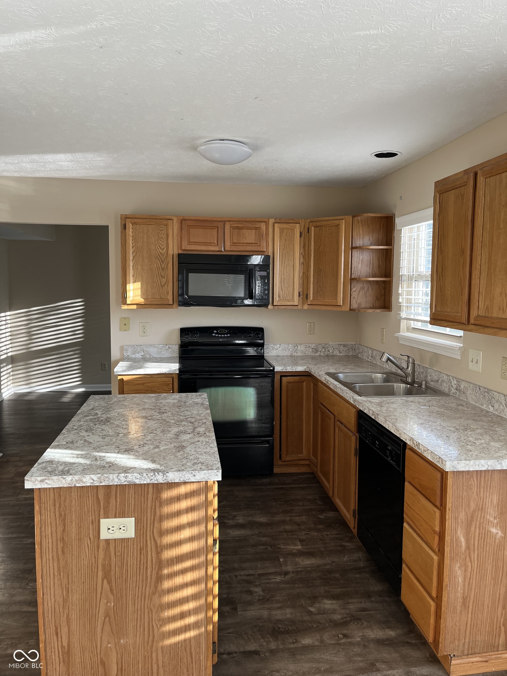 10854 Lexington Drive