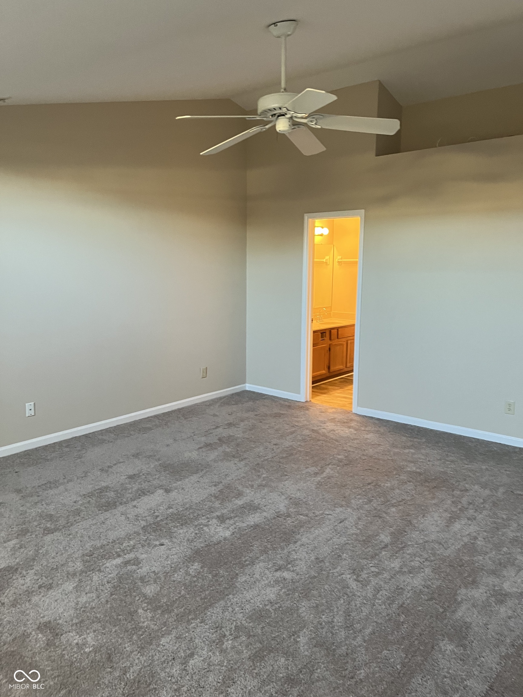 10854 Lexington Drive