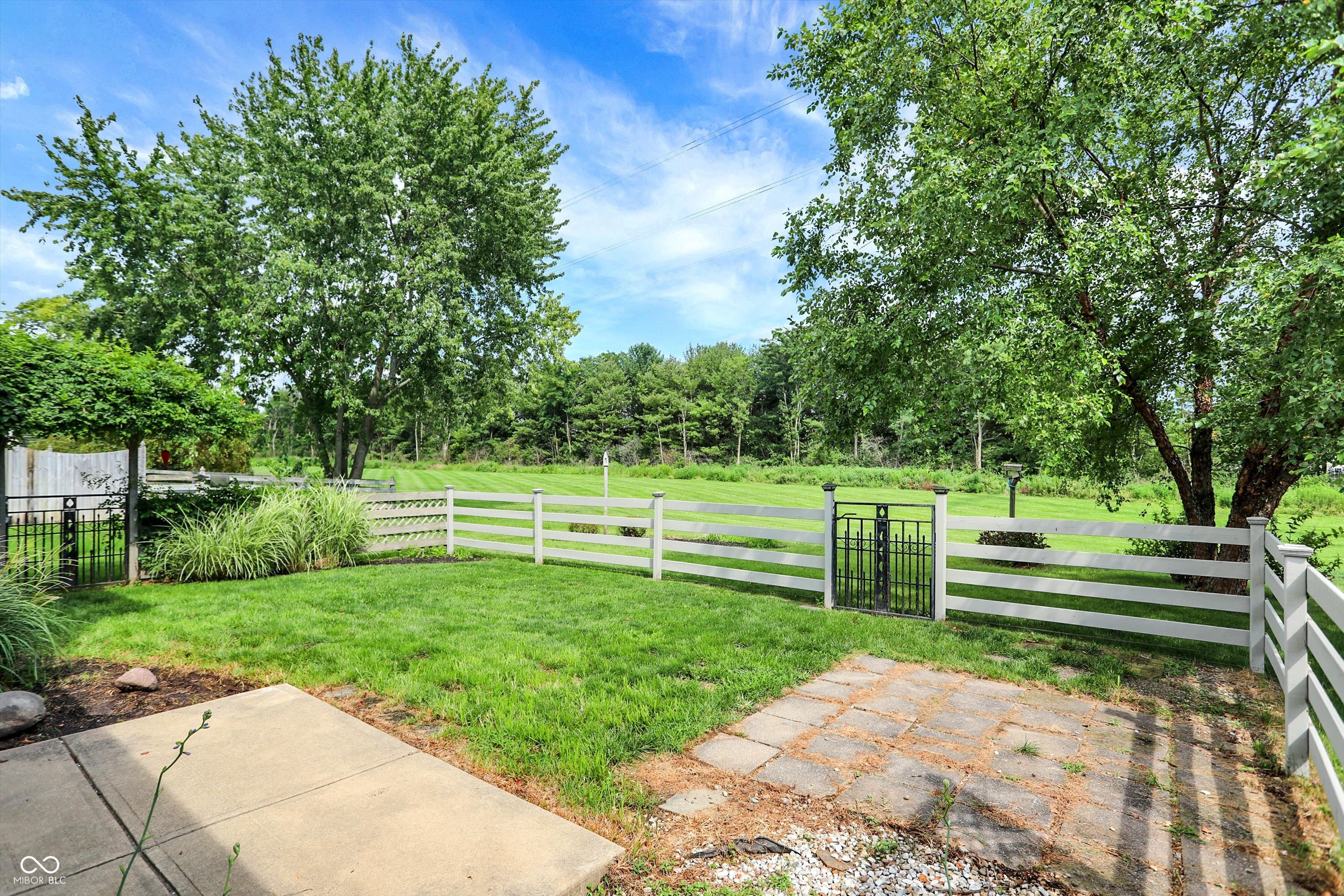 6753 Lexington Circle