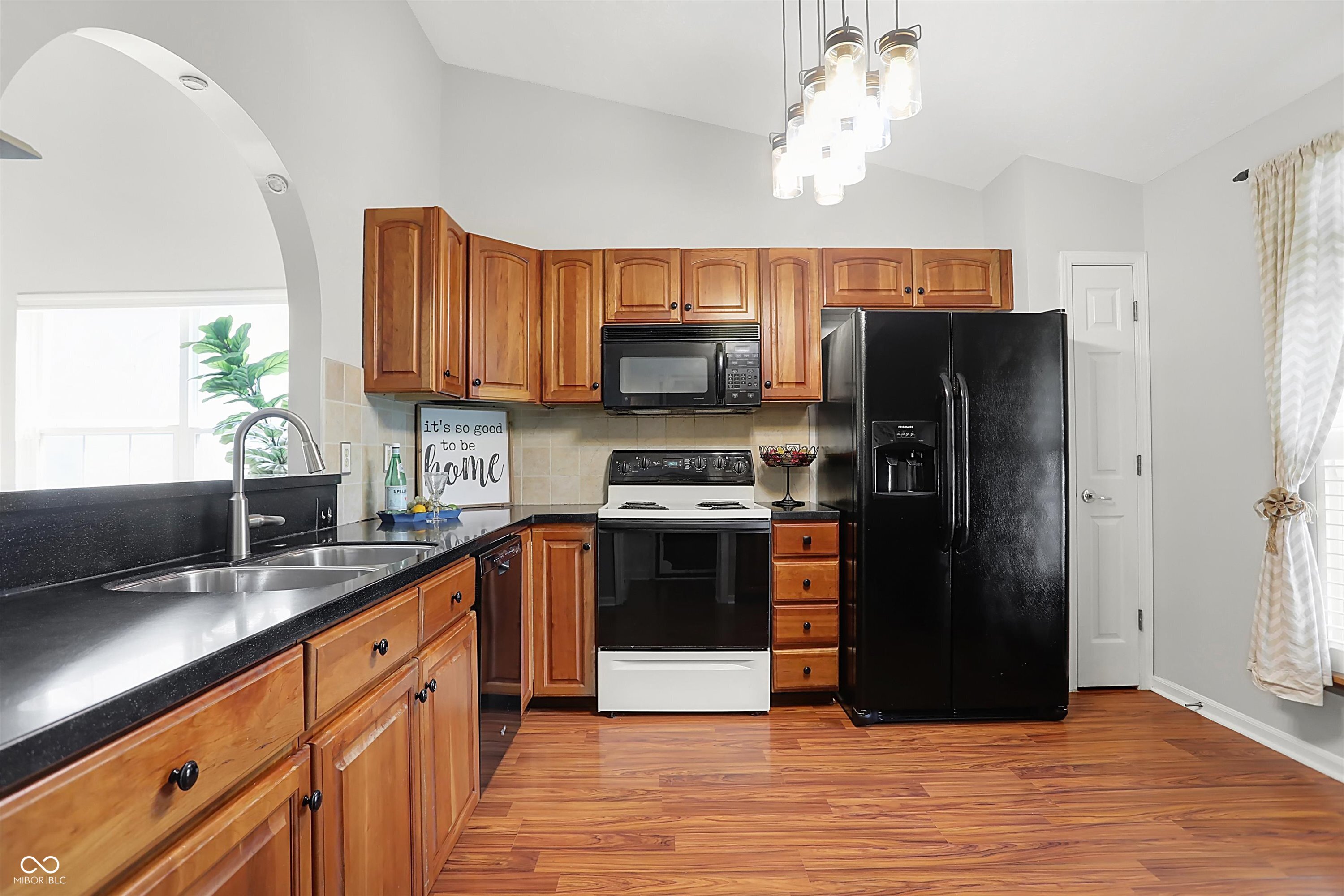 6753 Lexington Circle