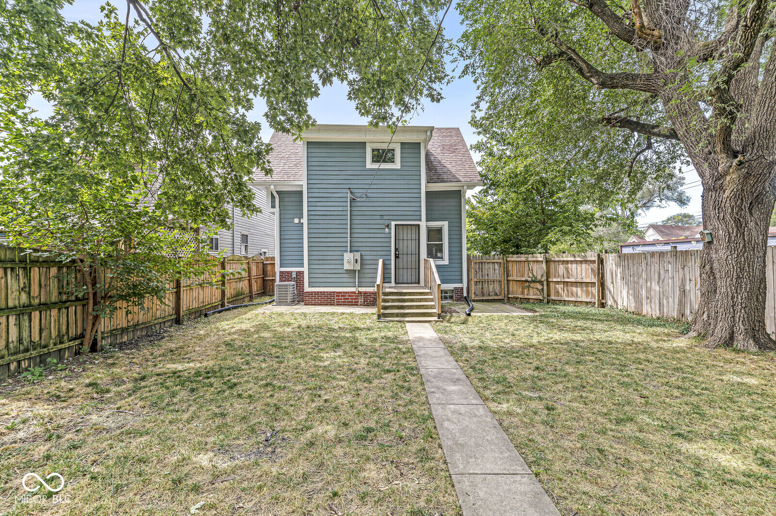 433 N Chester Avenue