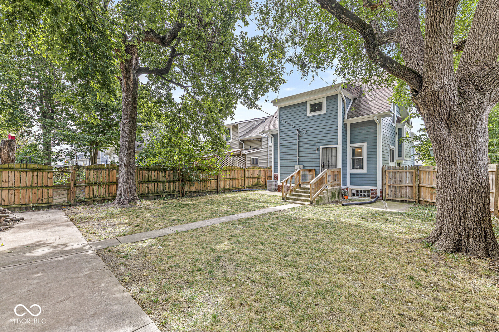 433 N Chester Avenue
