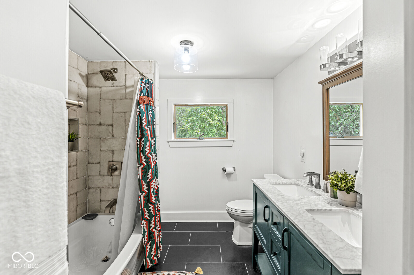 433 N Chester Avenue