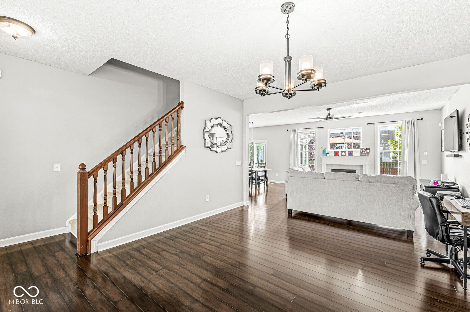 4245 Amesbury Place
