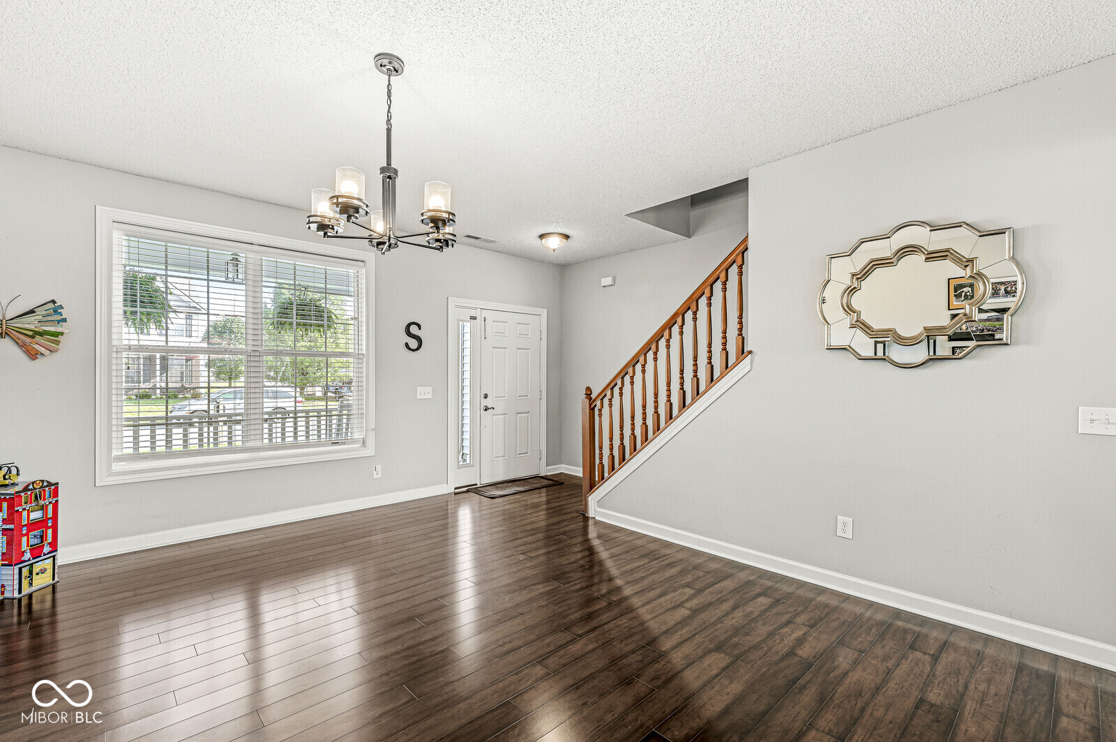 4245 Amesbury Place