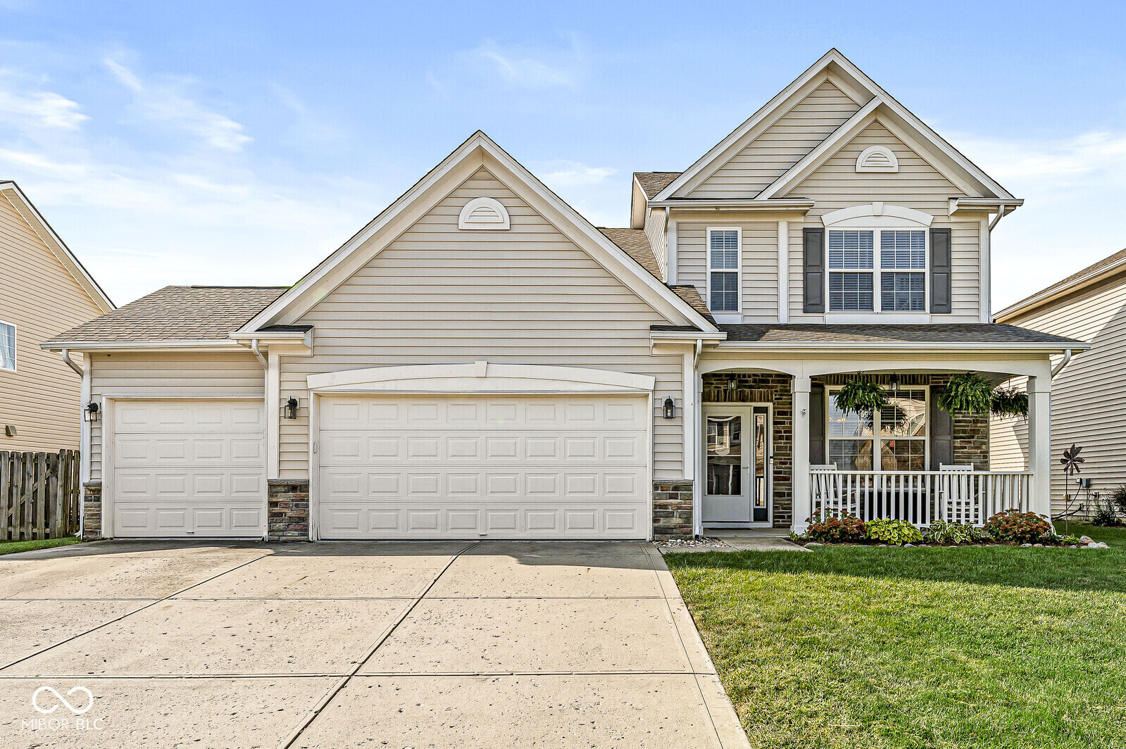 4245 Amesbury Place