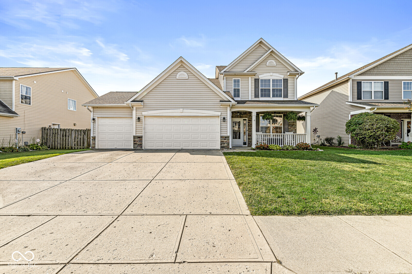 4245 Amesbury Place