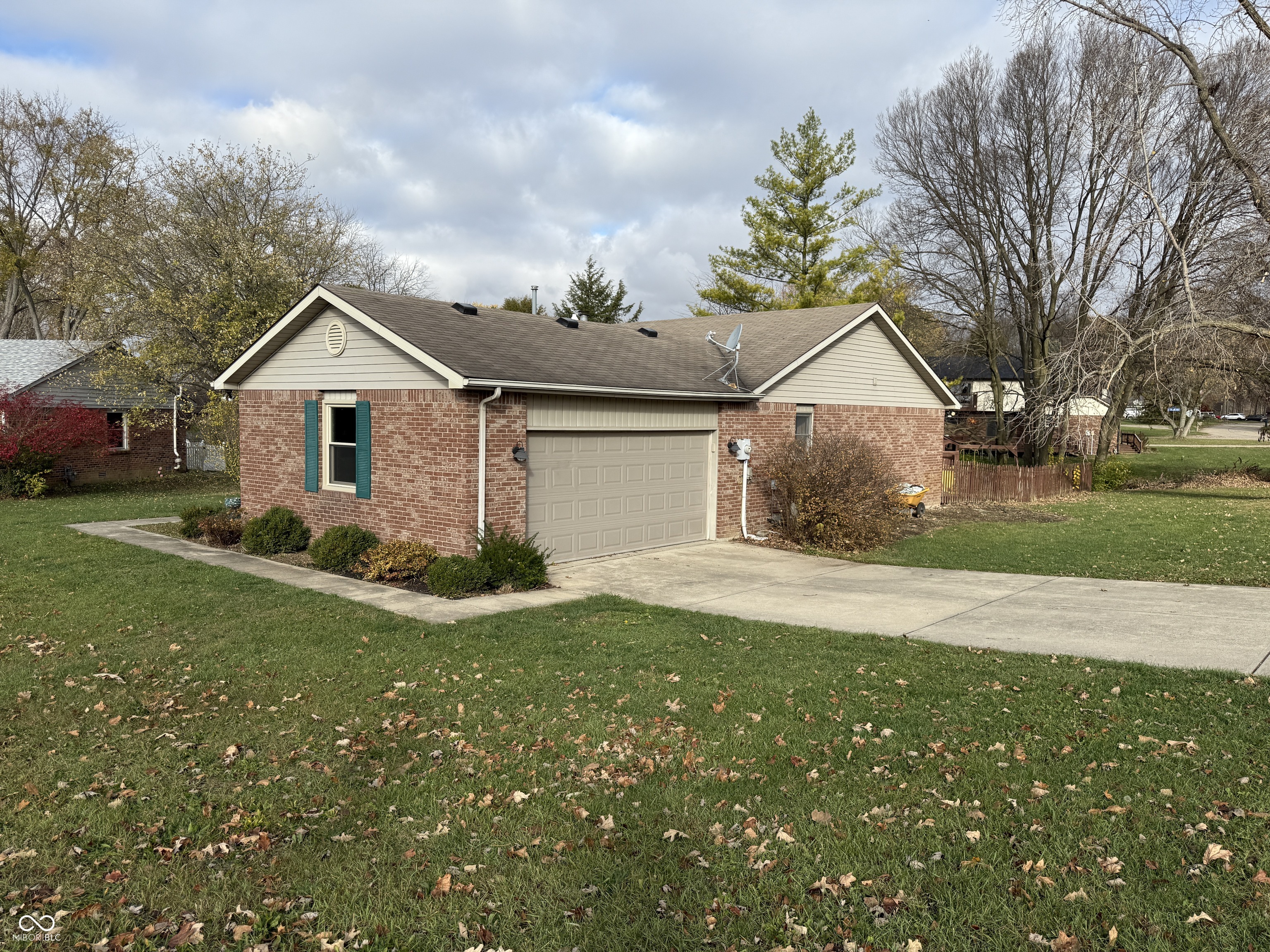 100 W Hillsboro Drive