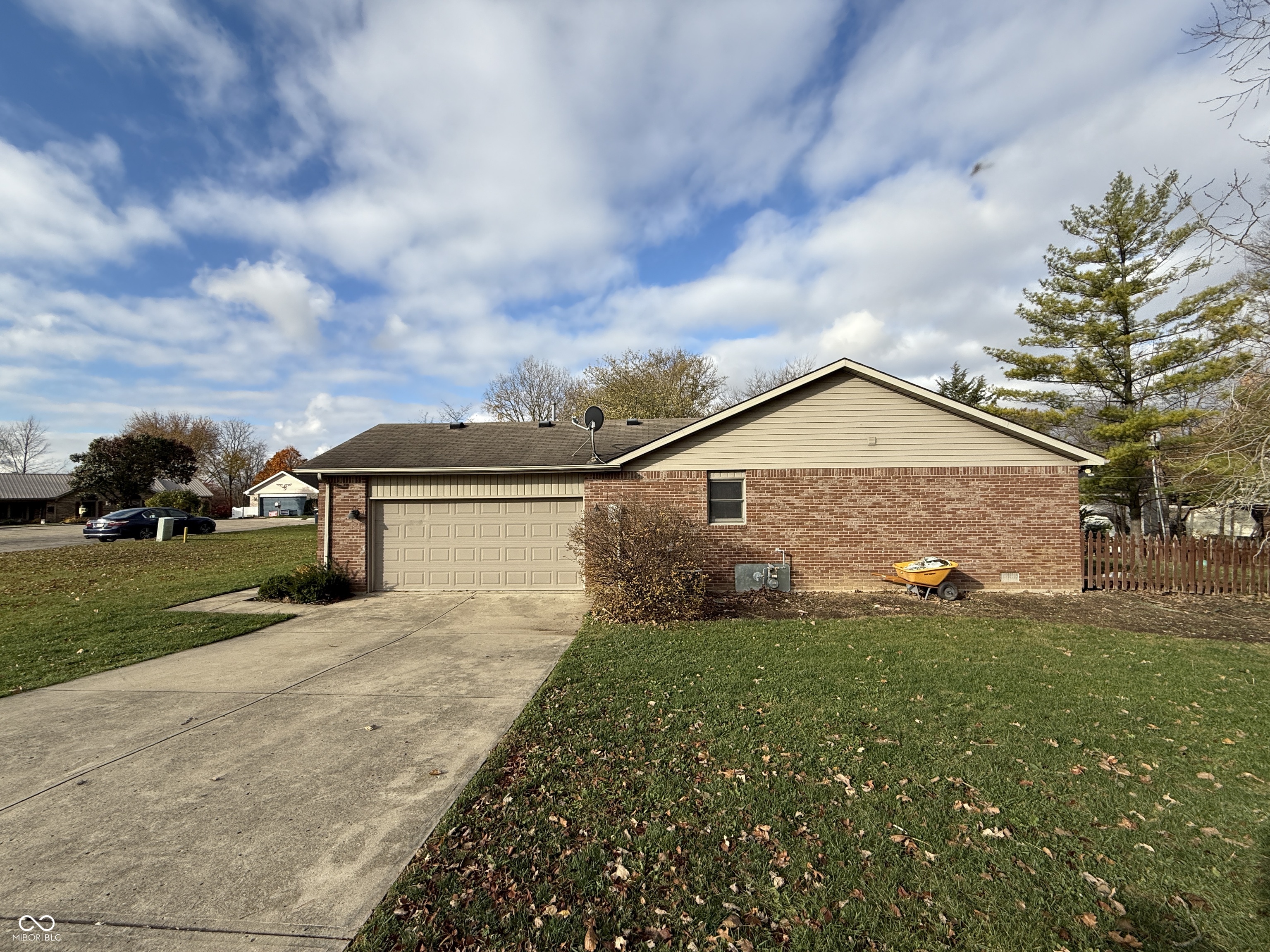 100 W Hillsboro Drive