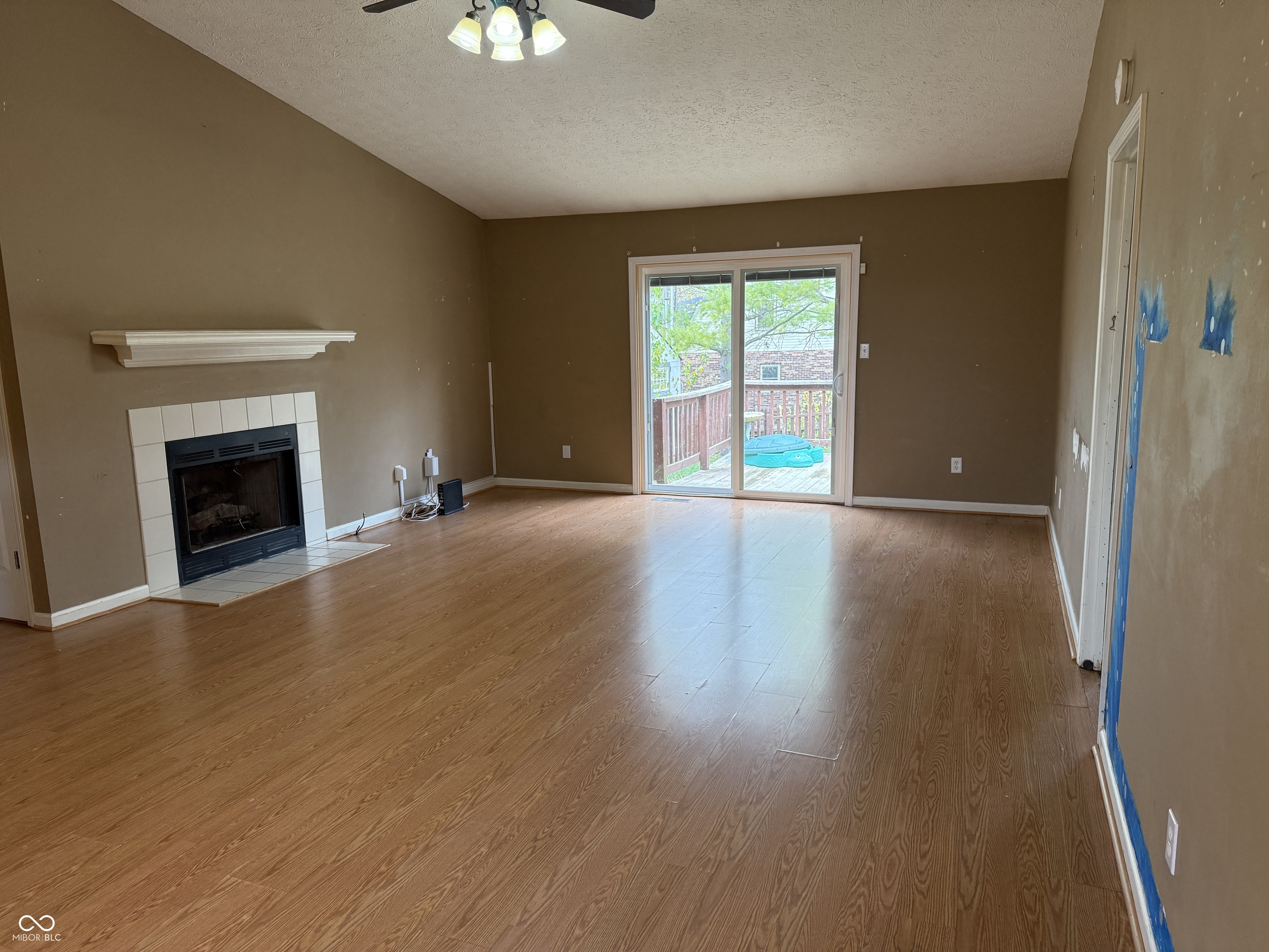 100 W Hillsboro Drive