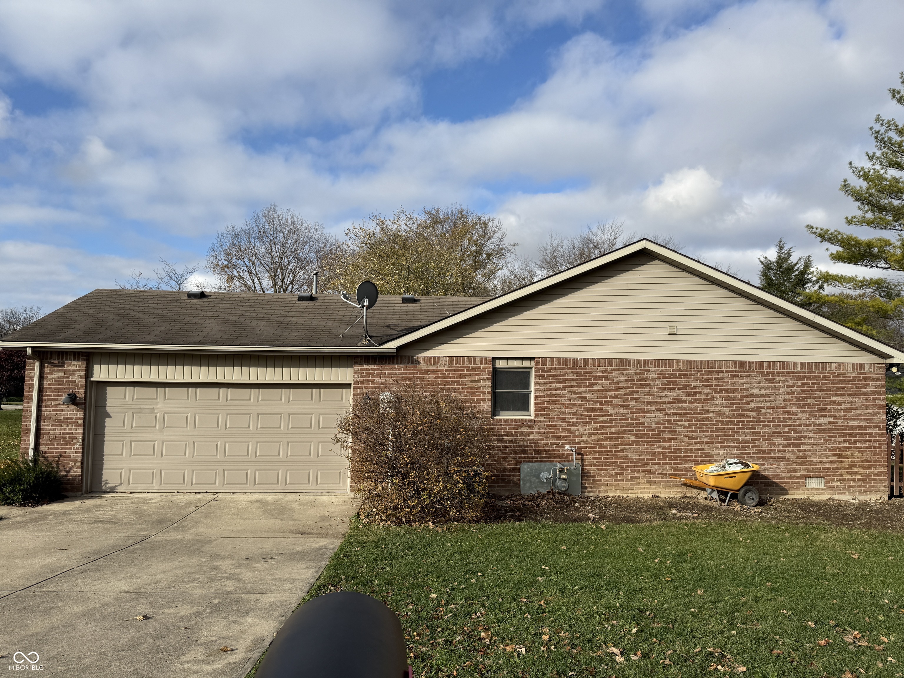 100 W Hillsboro Drive