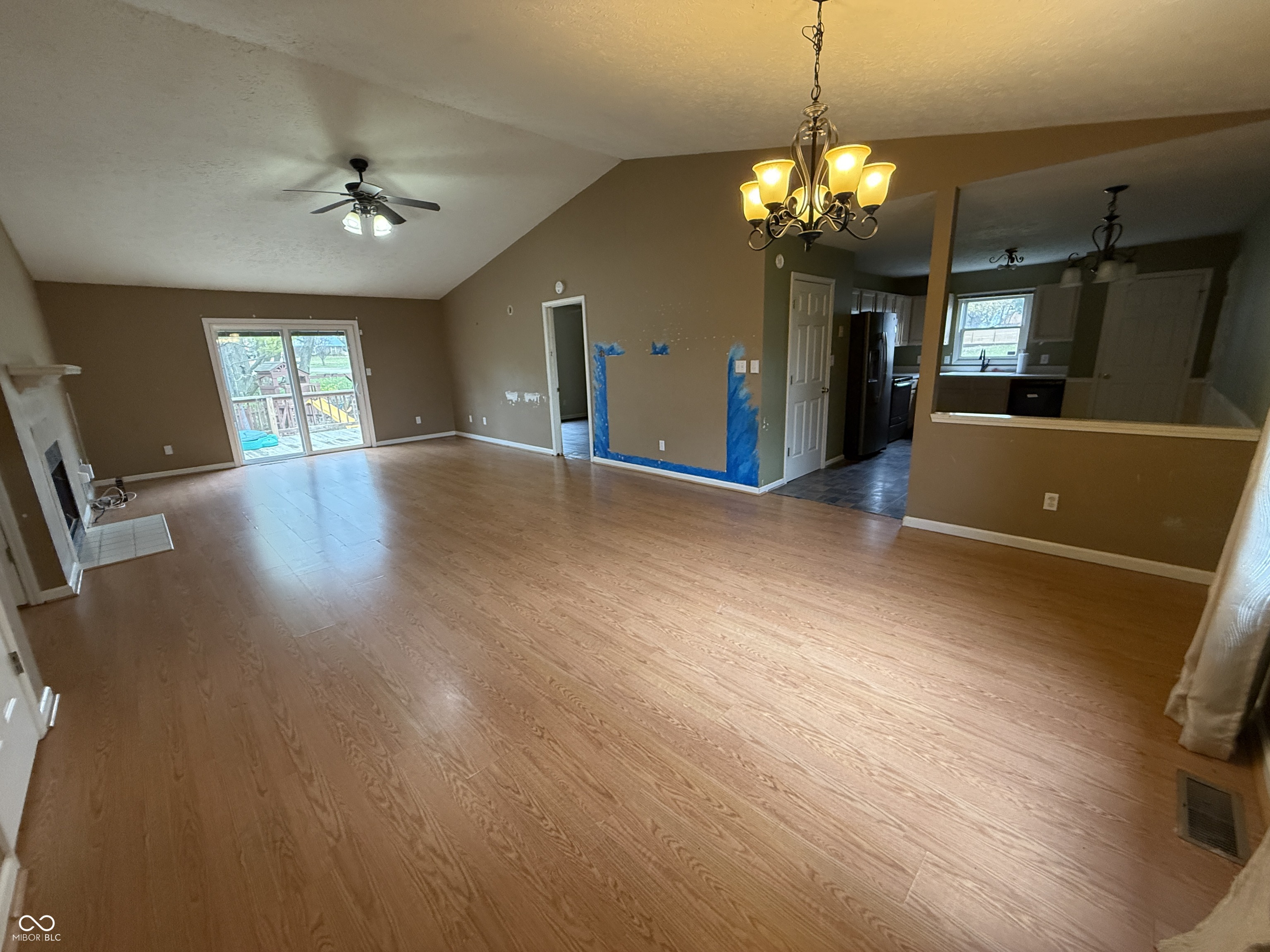 100 W Hillsboro Drive