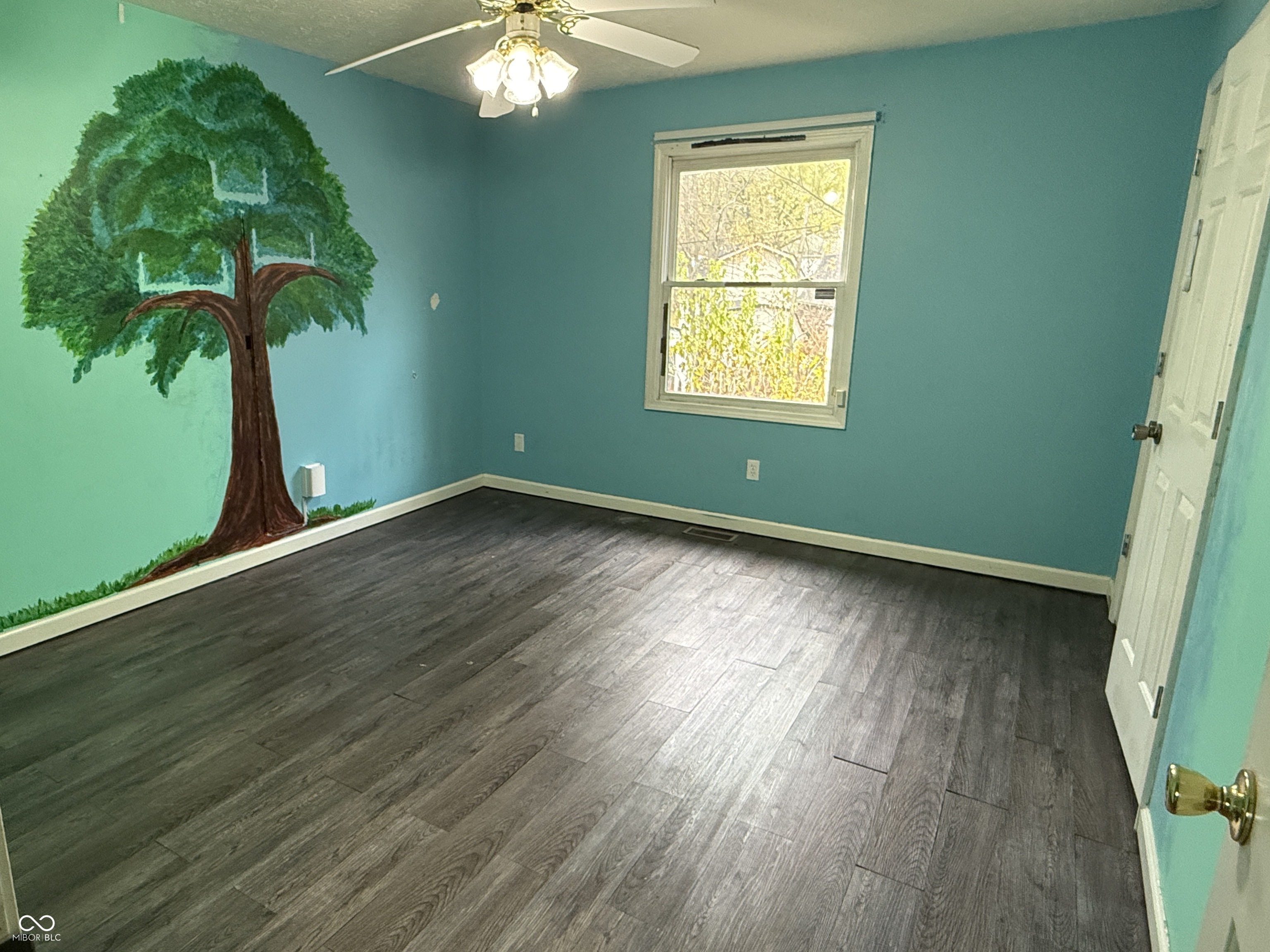 100 W Hillsboro Drive