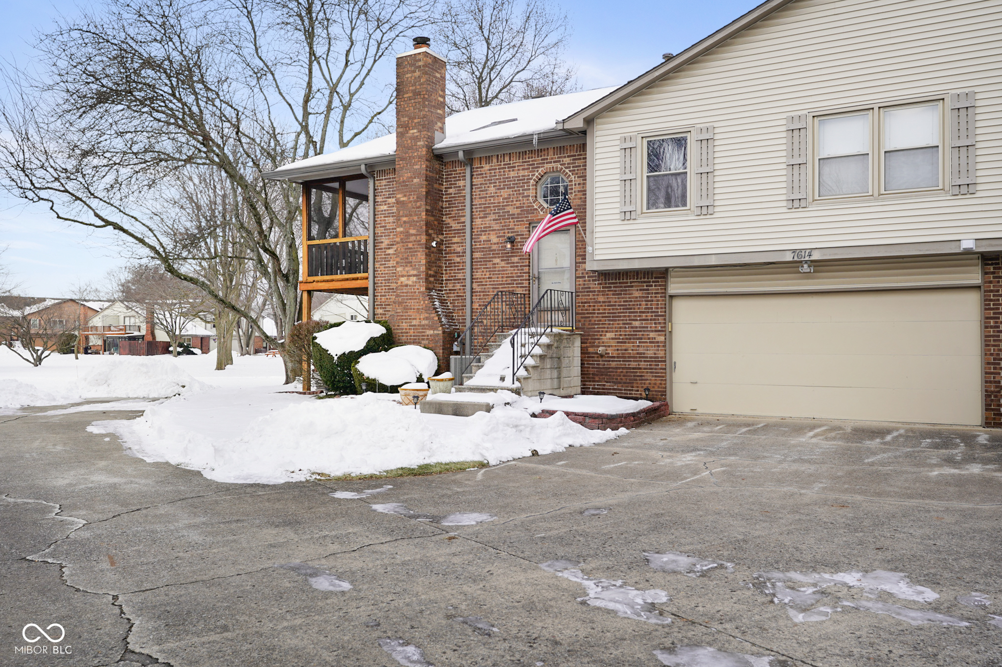 7614 Farm View Circle W