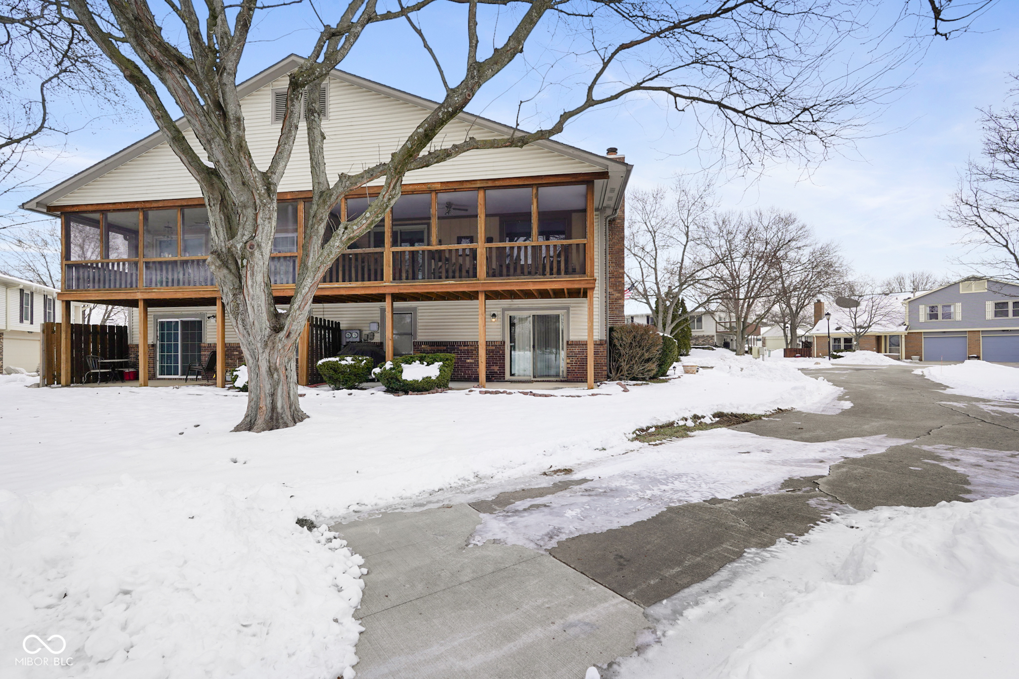 7614 Farm View Circle W