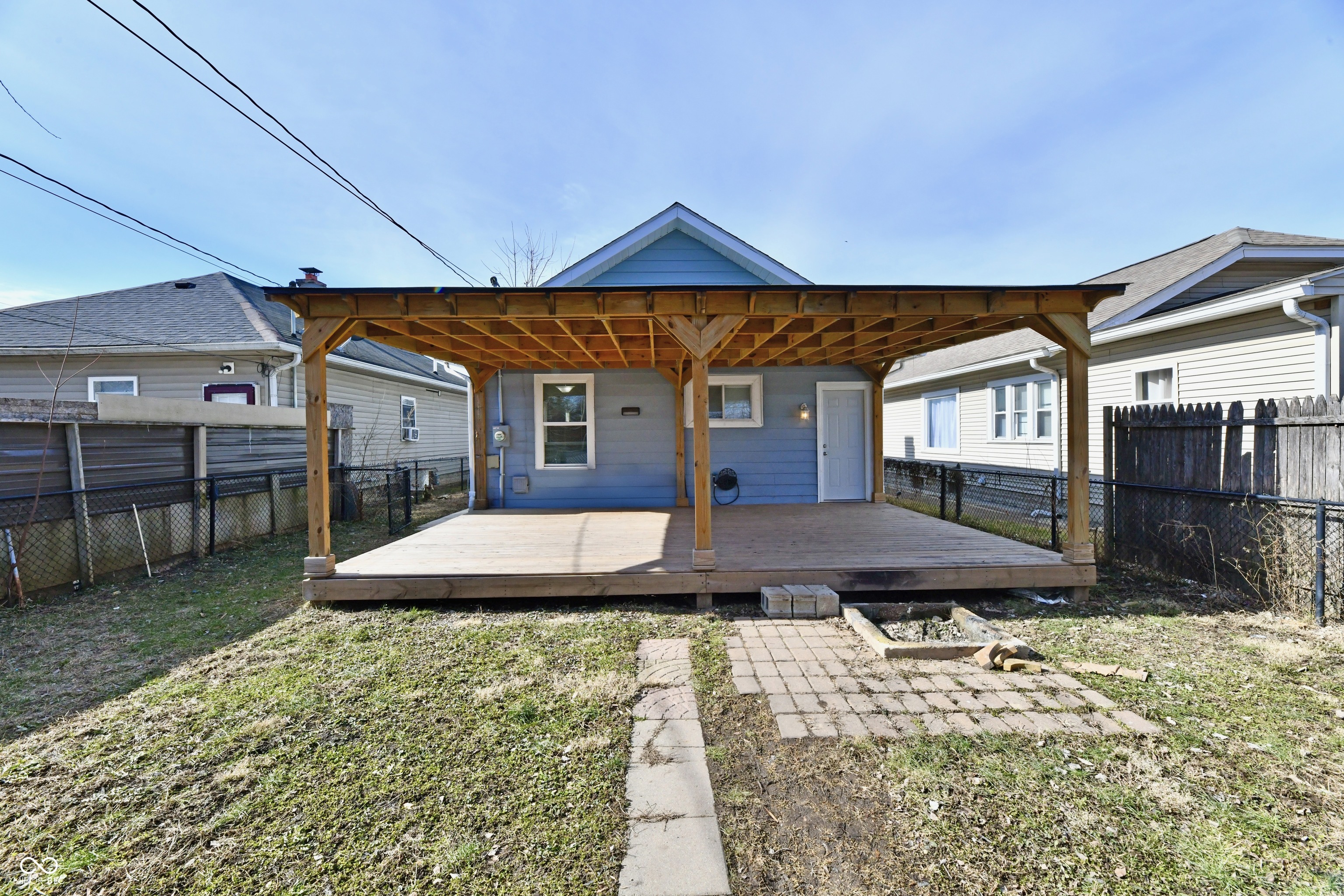 1425 N Mount Street
