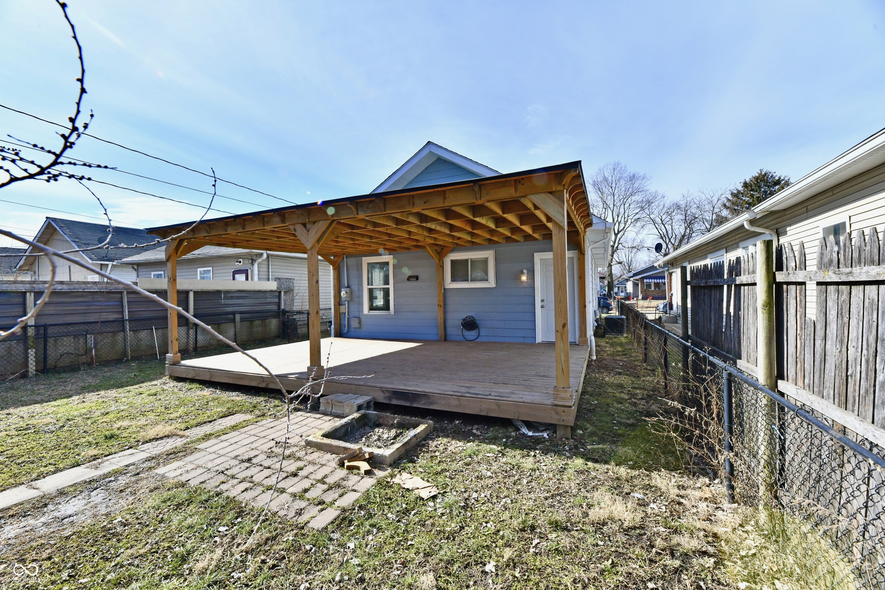 1425 N Mount Street