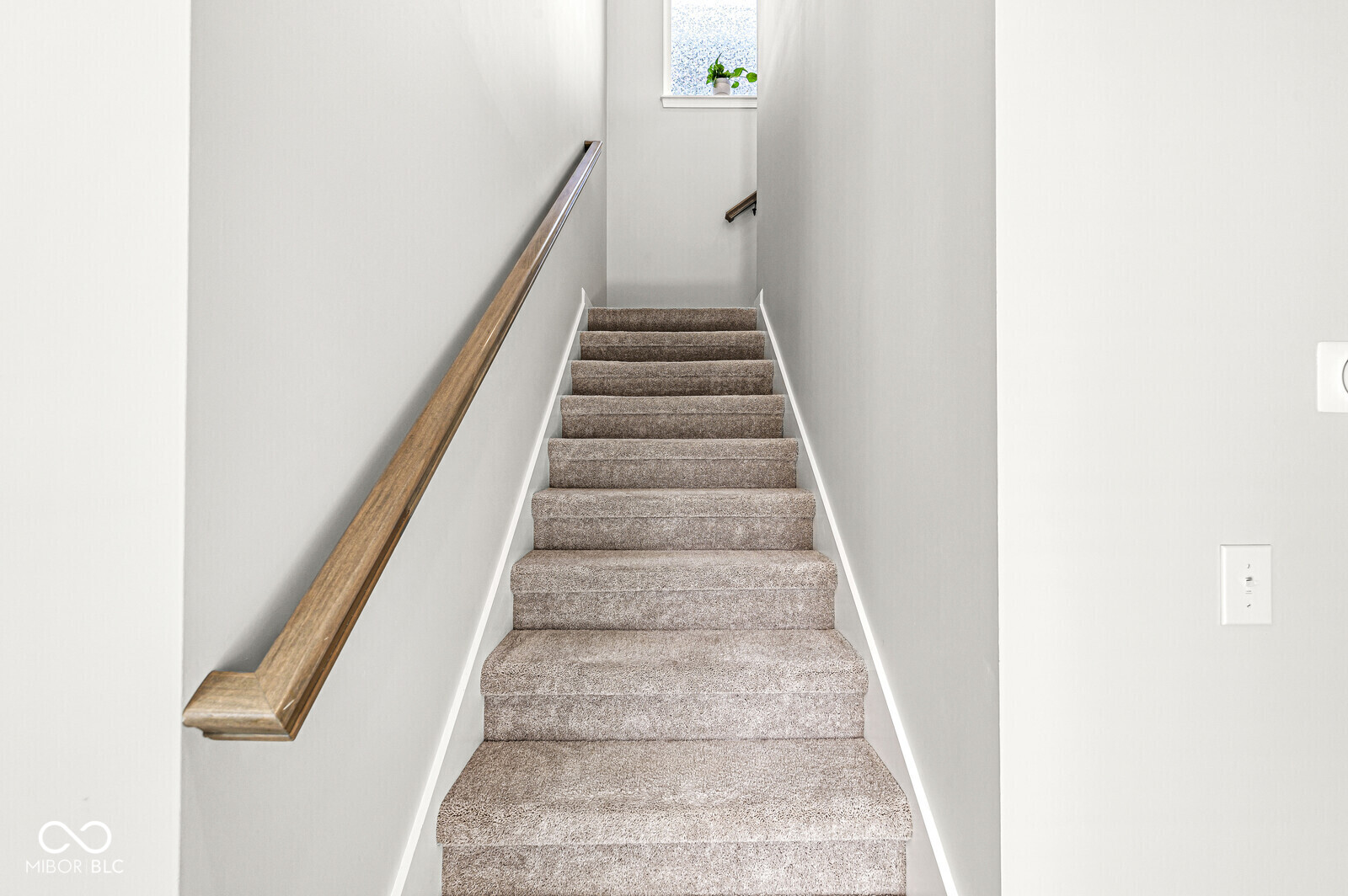 1004 Astor Lane