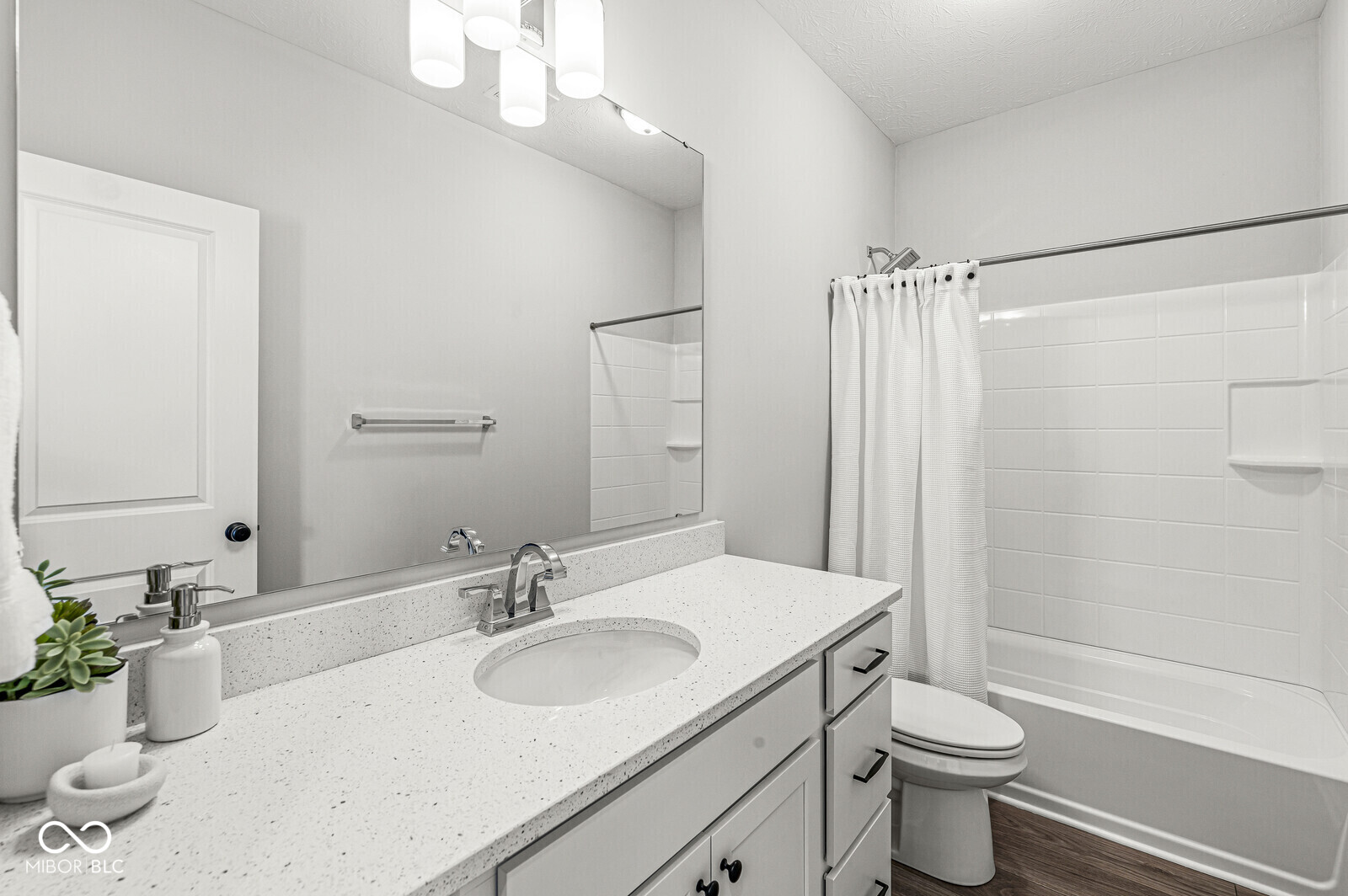 1004 Astor Lane