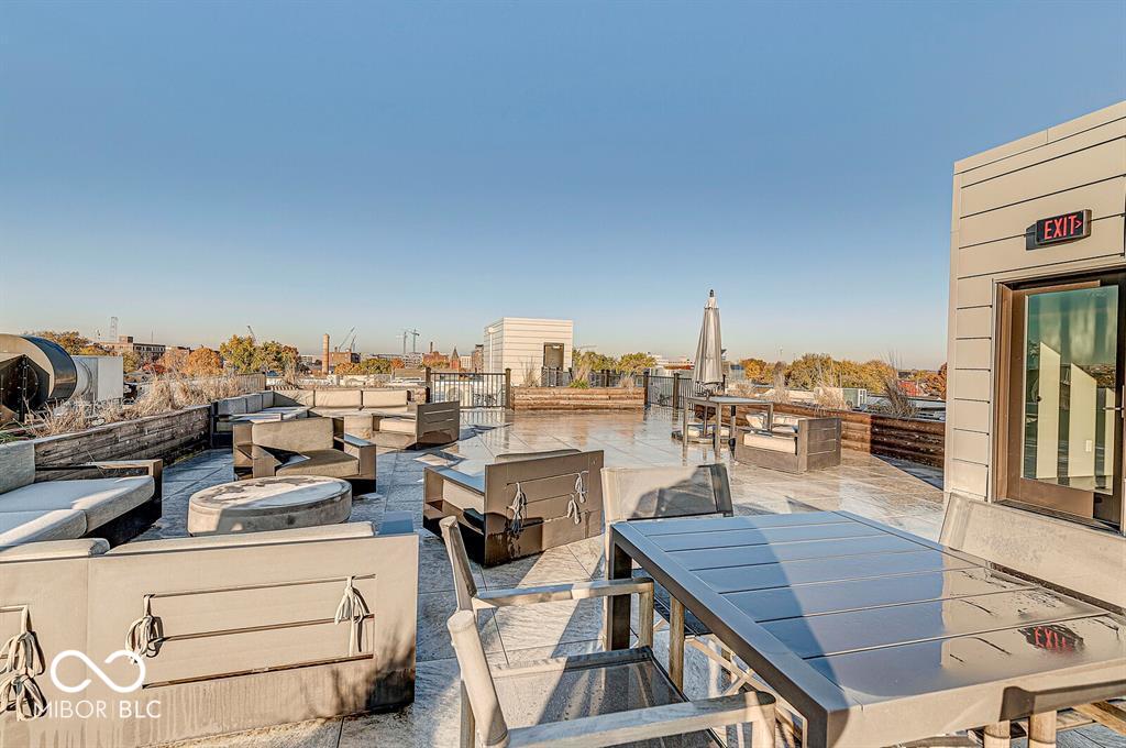 319 E 16th Street E Unit: 201